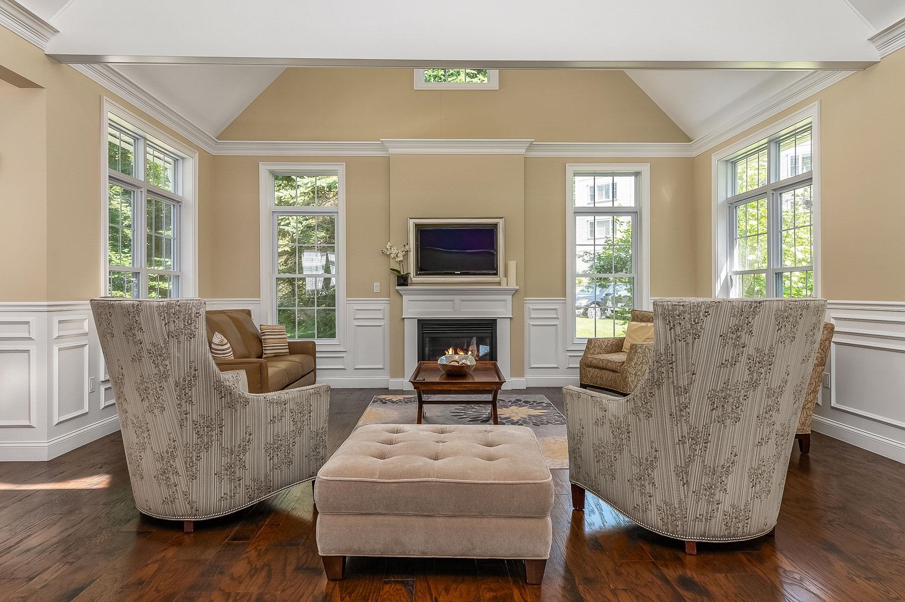 Exeter, New Hampshire 03833, United States, 2 Bedrooms Bedrooms, ,2 BathroomsBathrooms,Residential,Active,43629