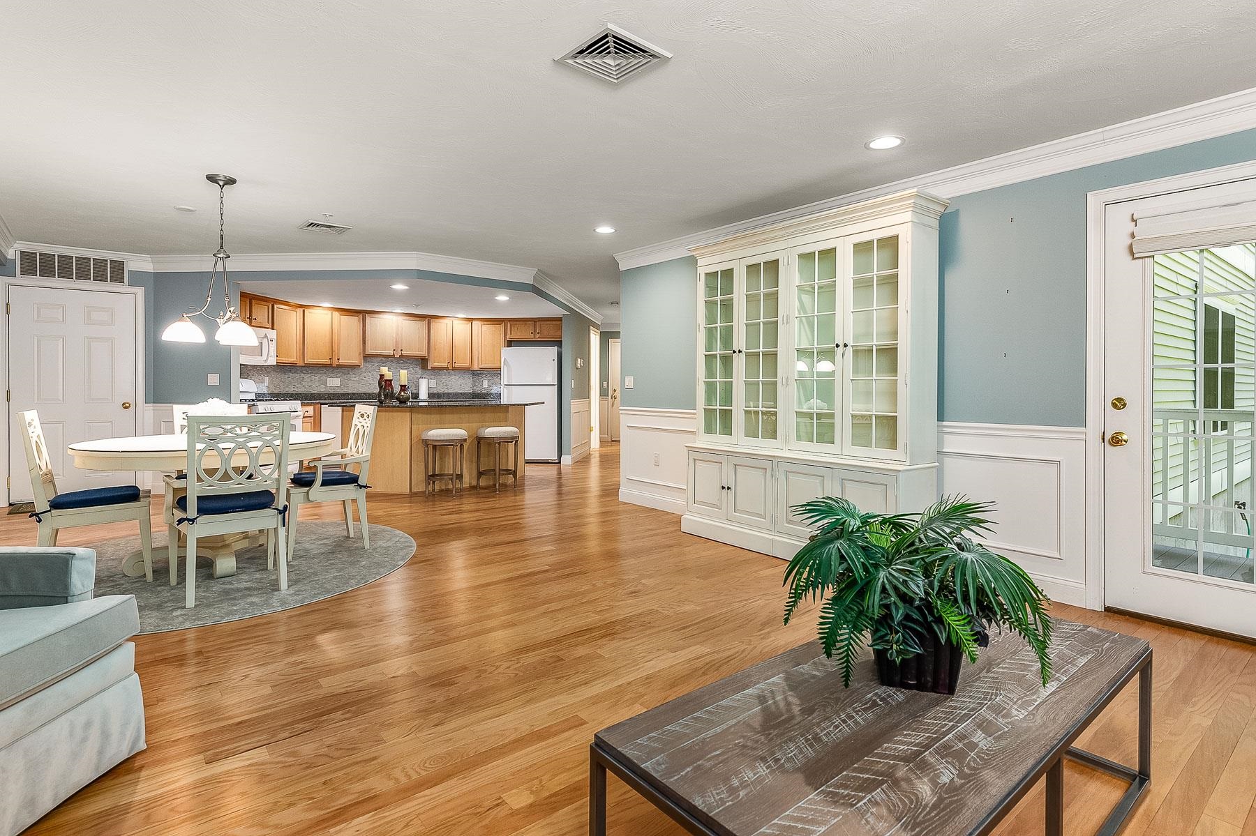 Exeter, New Hampshire 03833, United States, 2 Bedrooms Bedrooms, ,2 BathroomsBathrooms,Residential,Active,43629