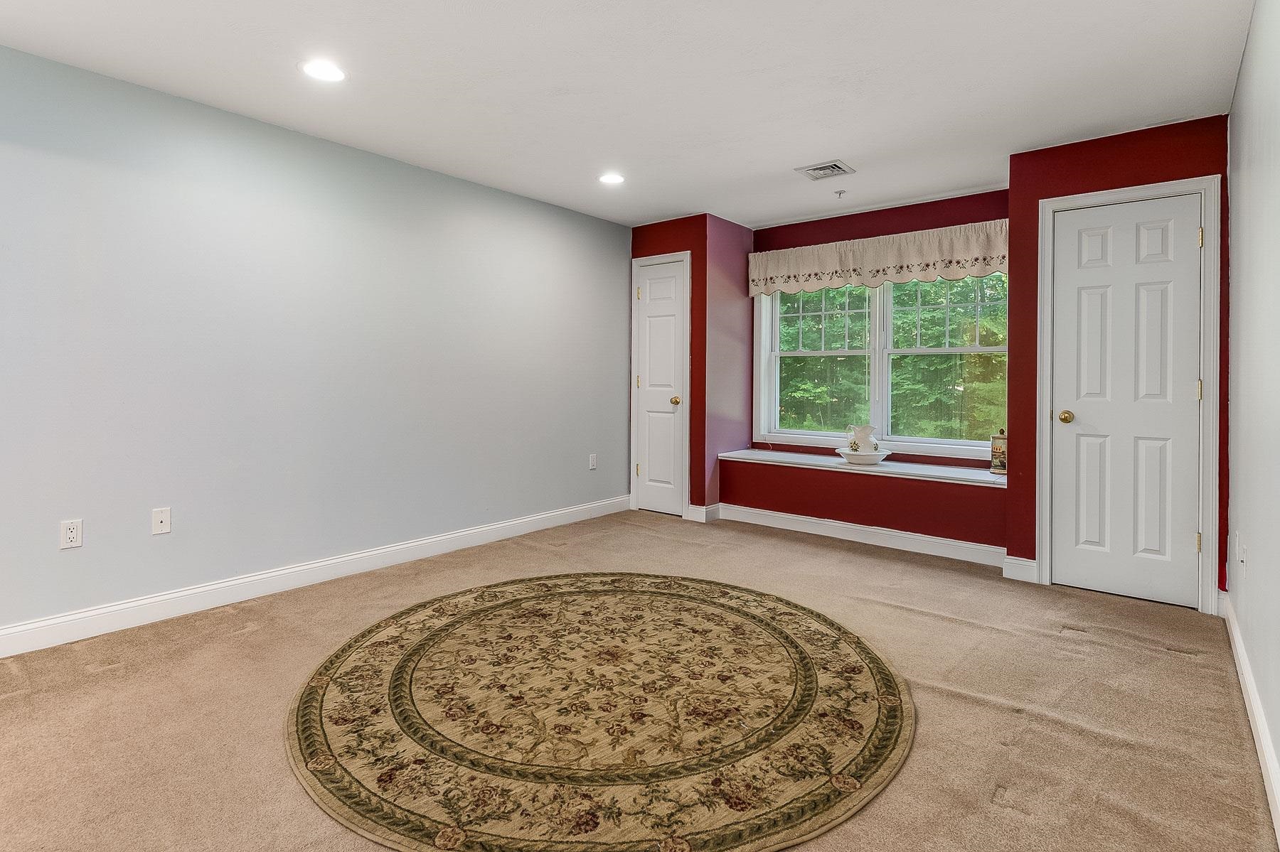 Exeter, New Hampshire 03833, United States, 2 Bedrooms Bedrooms, ,2 BathroomsBathrooms,Residential,Active,43629