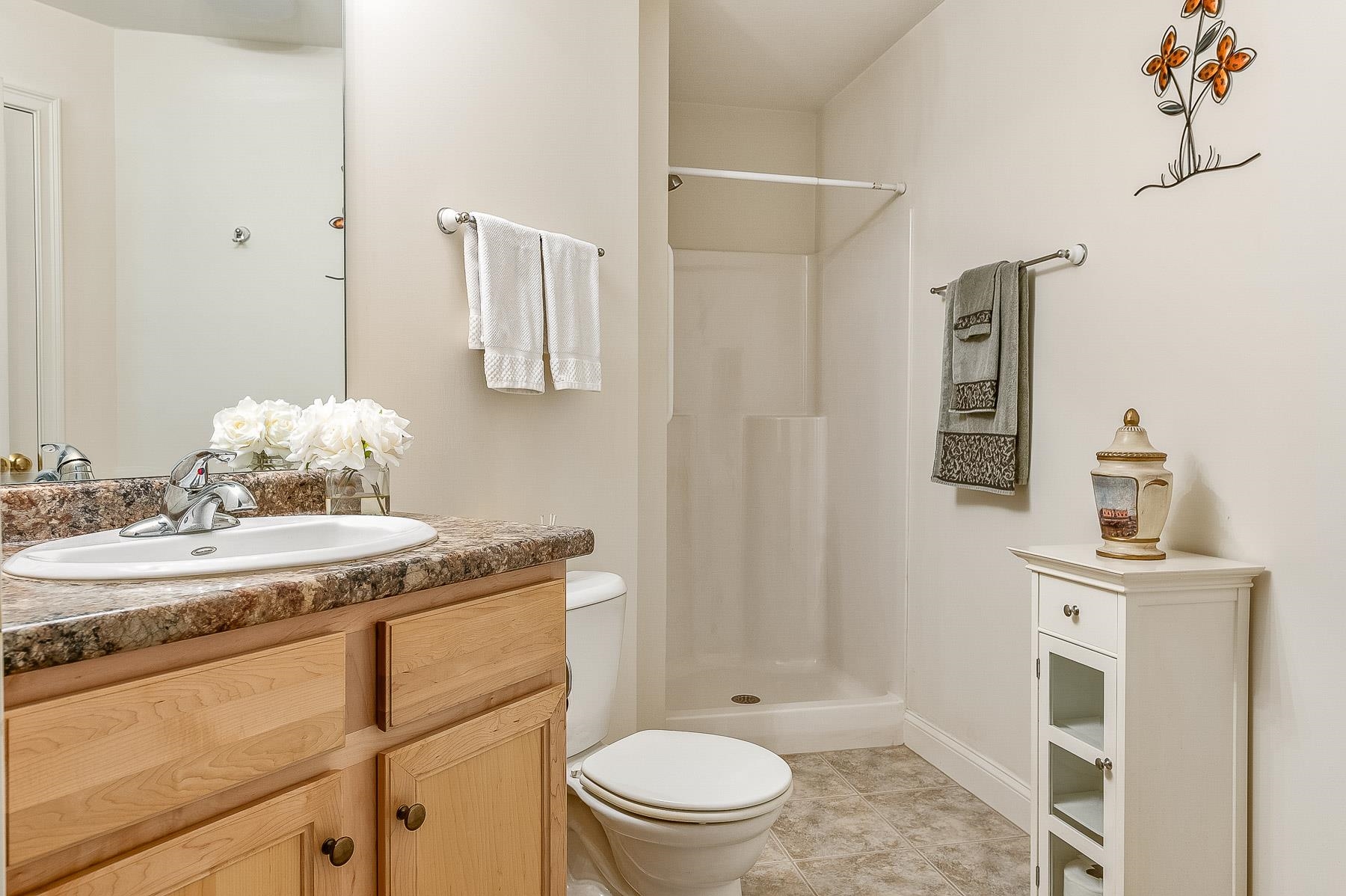 Exeter, New Hampshire 03833, United States, 2 Bedrooms Bedrooms, ,2 BathroomsBathrooms,Residential,Active,43629