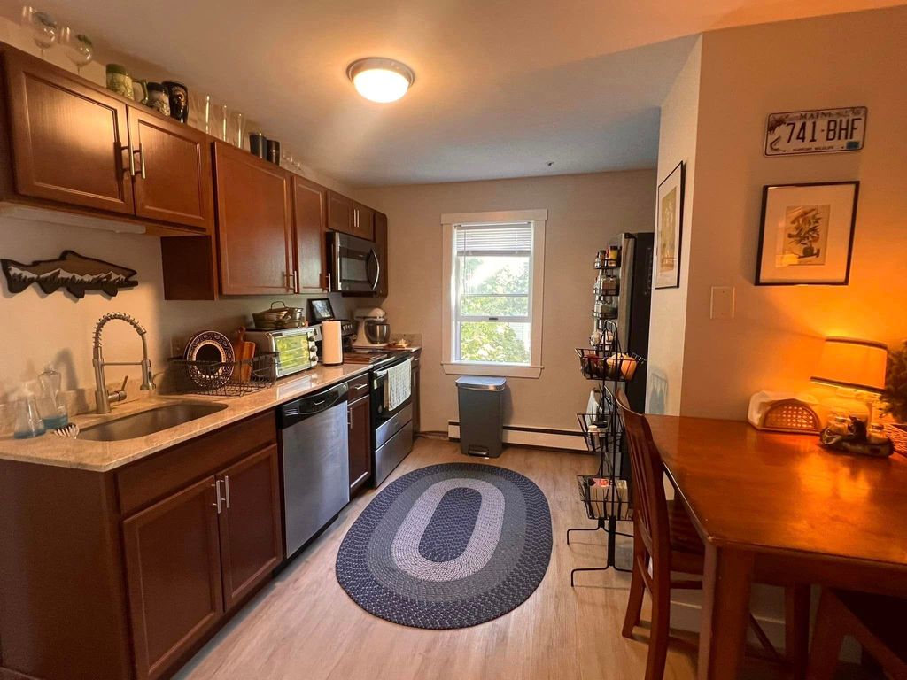 Photo of 39 St. Thomas Street #E, Dover, NH 03820 (MLS # 5066664)