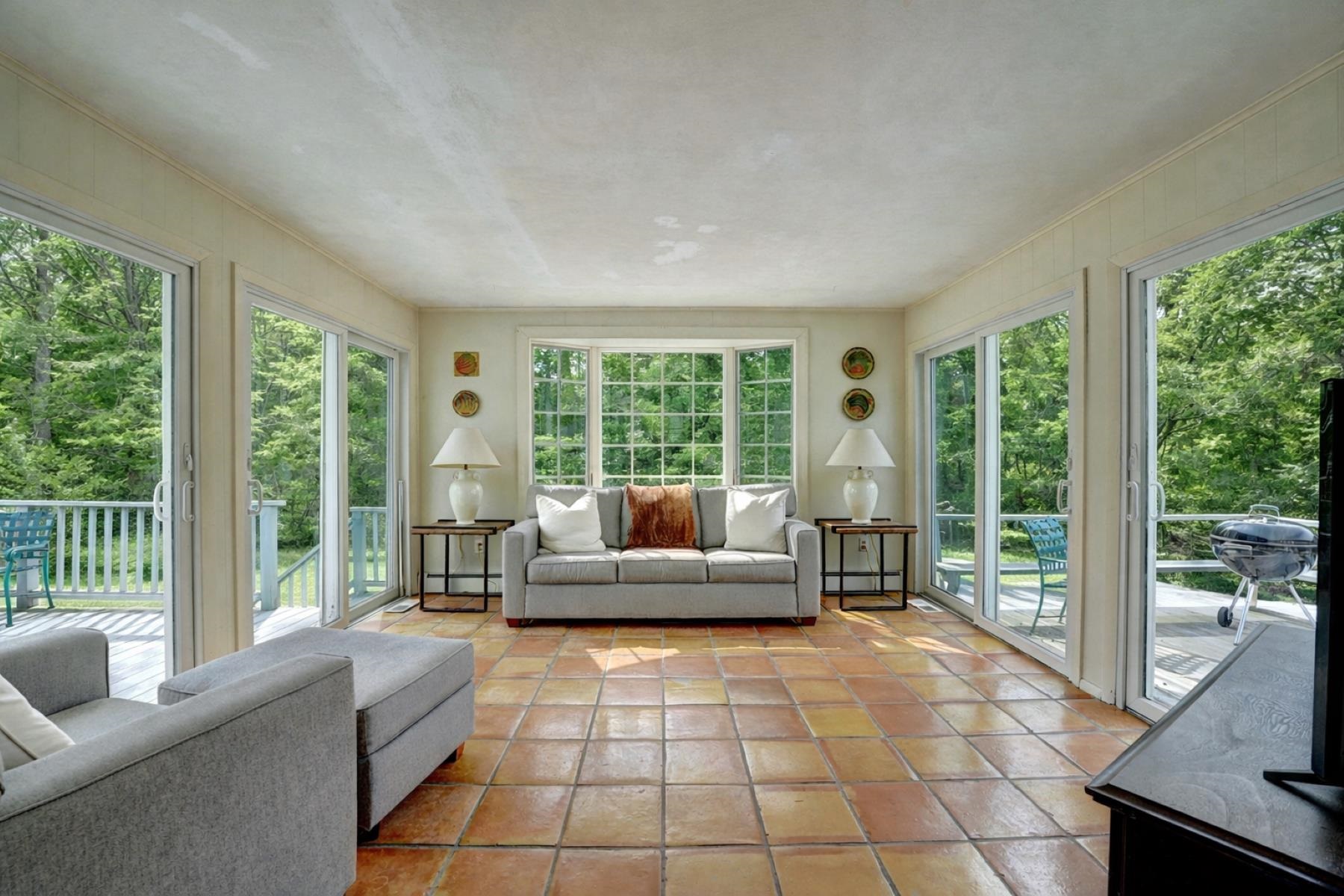 2 Willowbrook Avenue