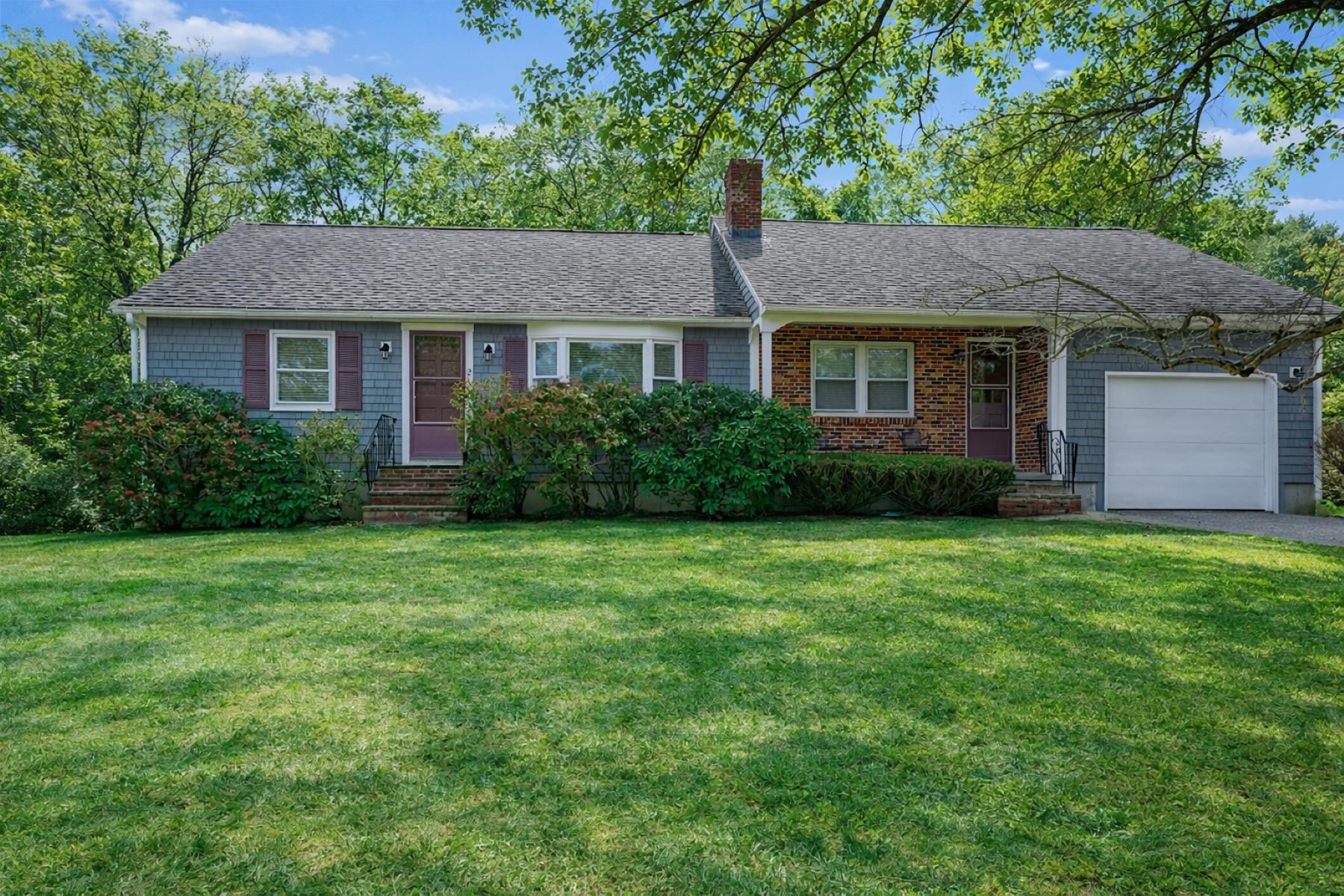 2 Willowbrook Avenue