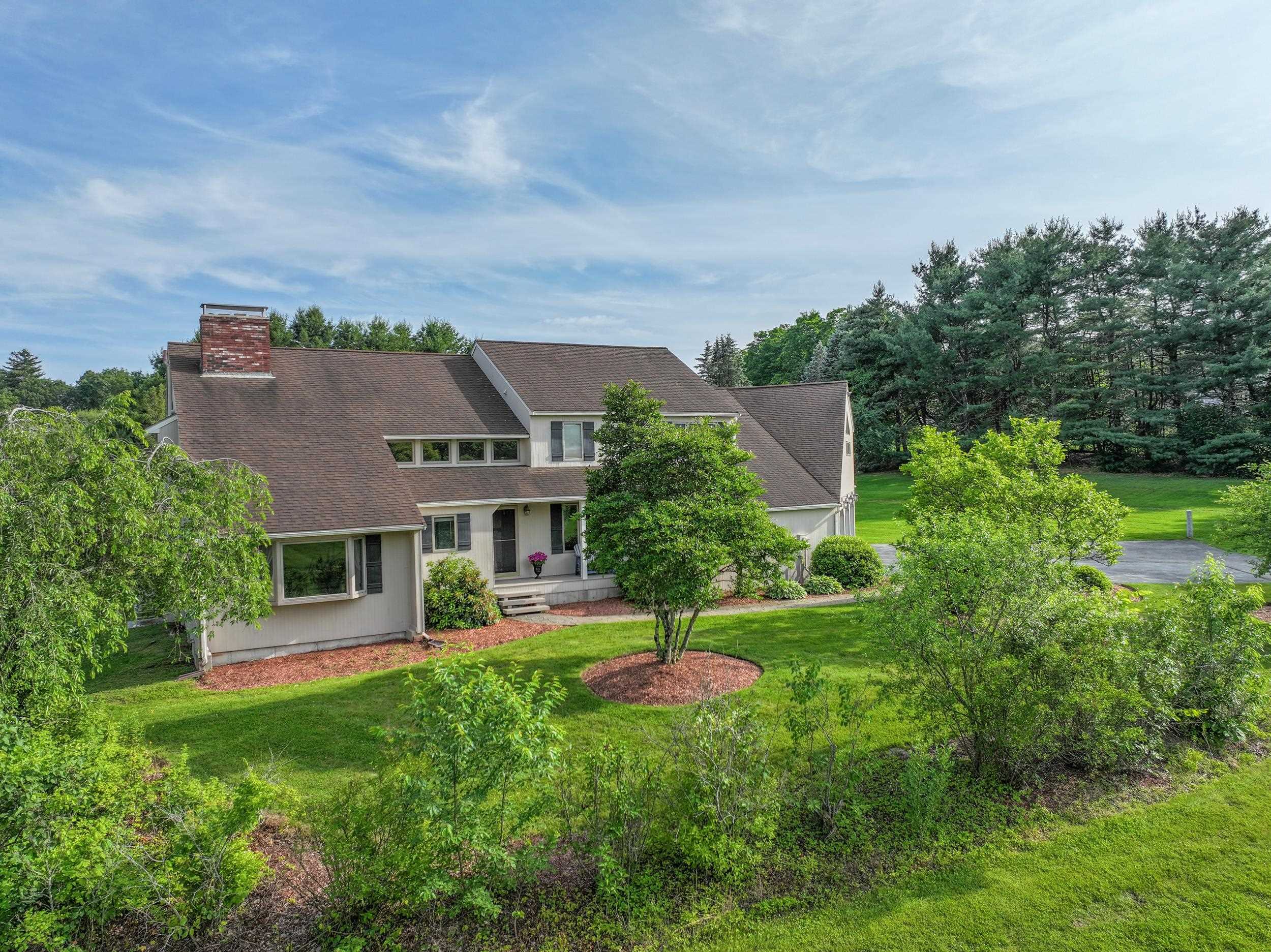 90 Jewett Lane