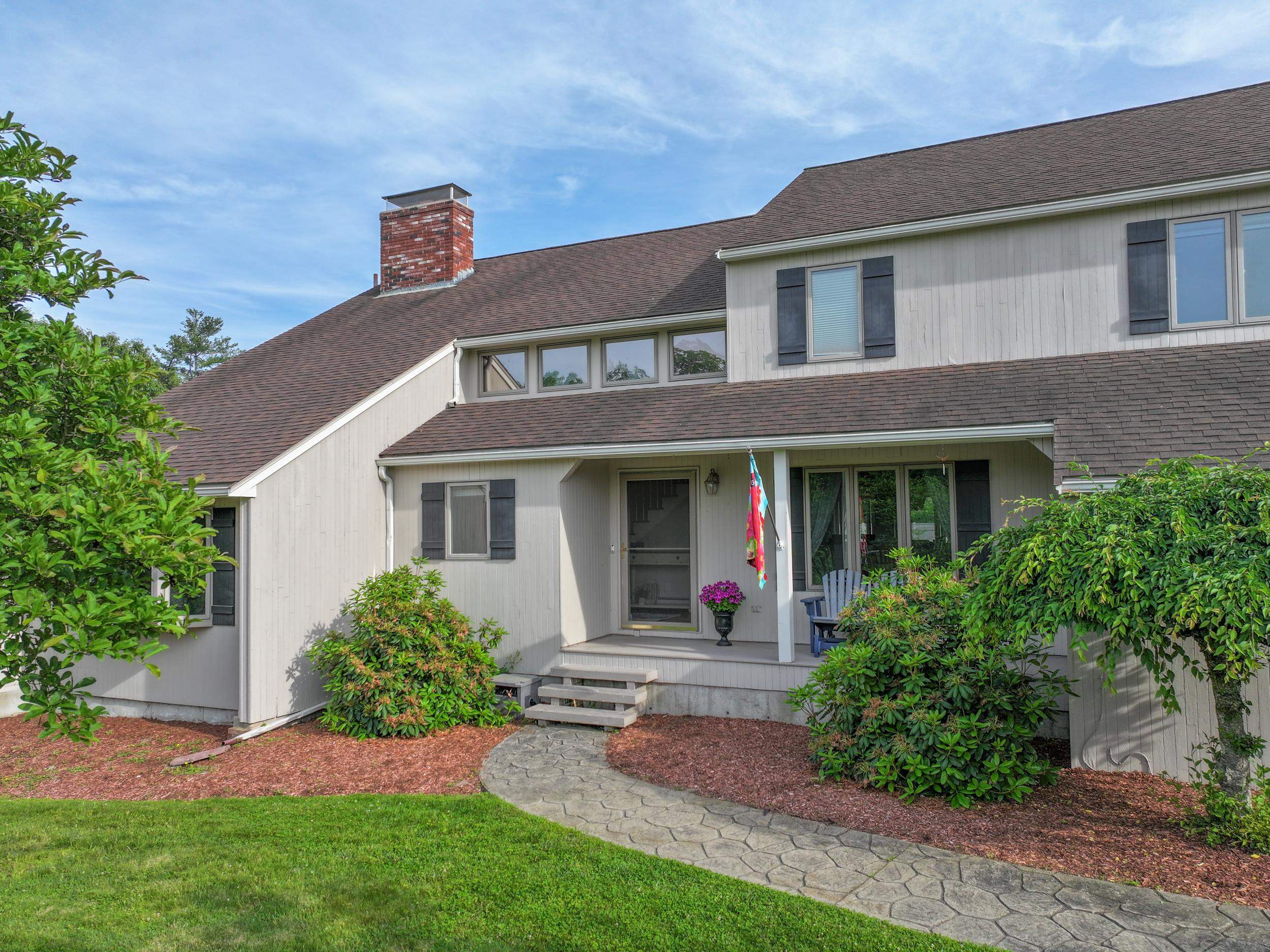 90 Jewett Lane