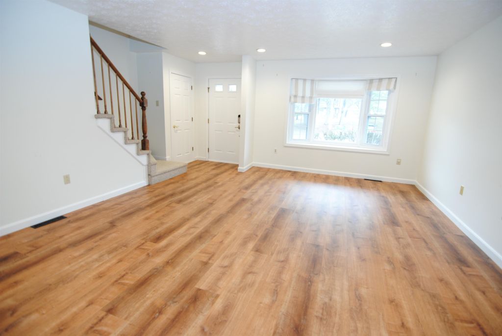 Photo of 5 Cadogan Way, Nashua, NH 03062 (MLS # 5082115)