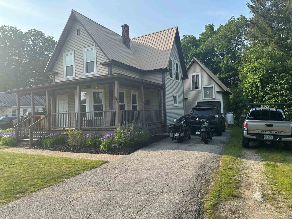 Photo of 8 Main Street, Raymond, NH 03077 (MLS # 5086914)