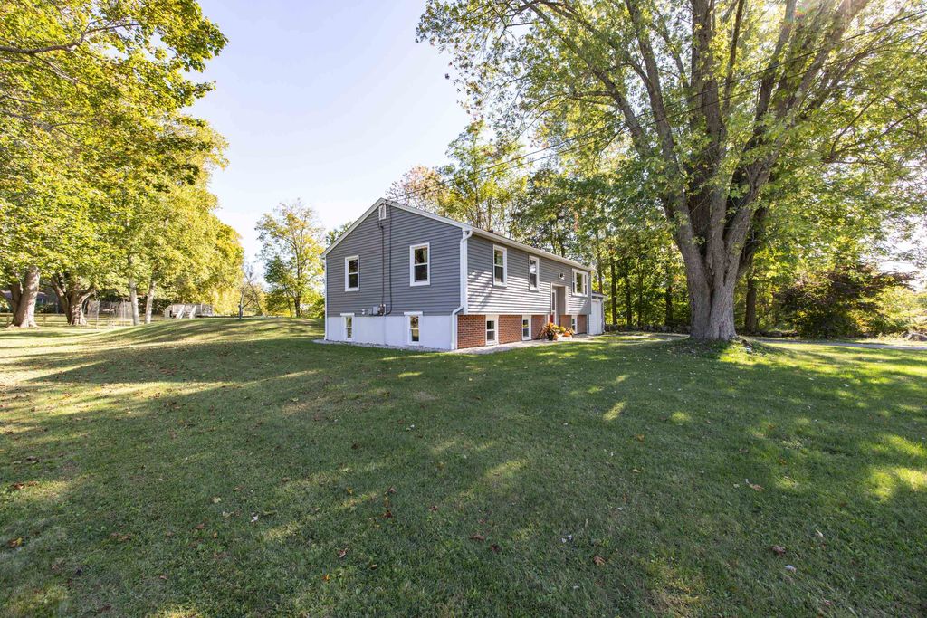 Photo of 222 Portsmouth Avenue, Stratham, NH 03885 (MLS # 5064380)