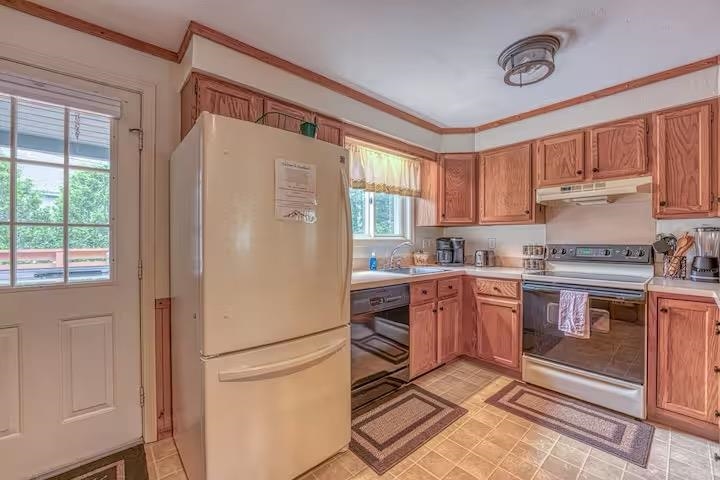 14 Adams Drive 12