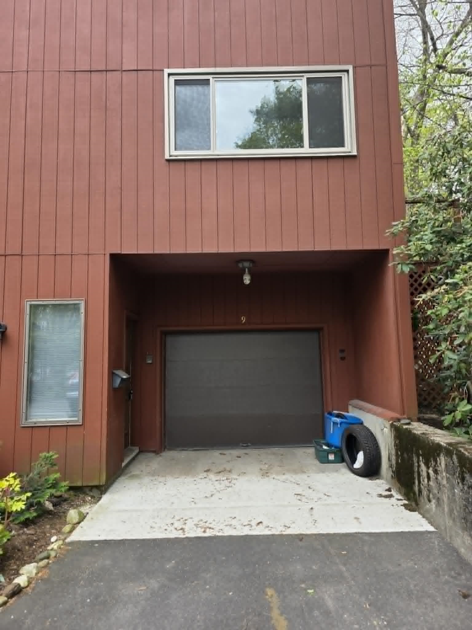 9 Evergreen Lane