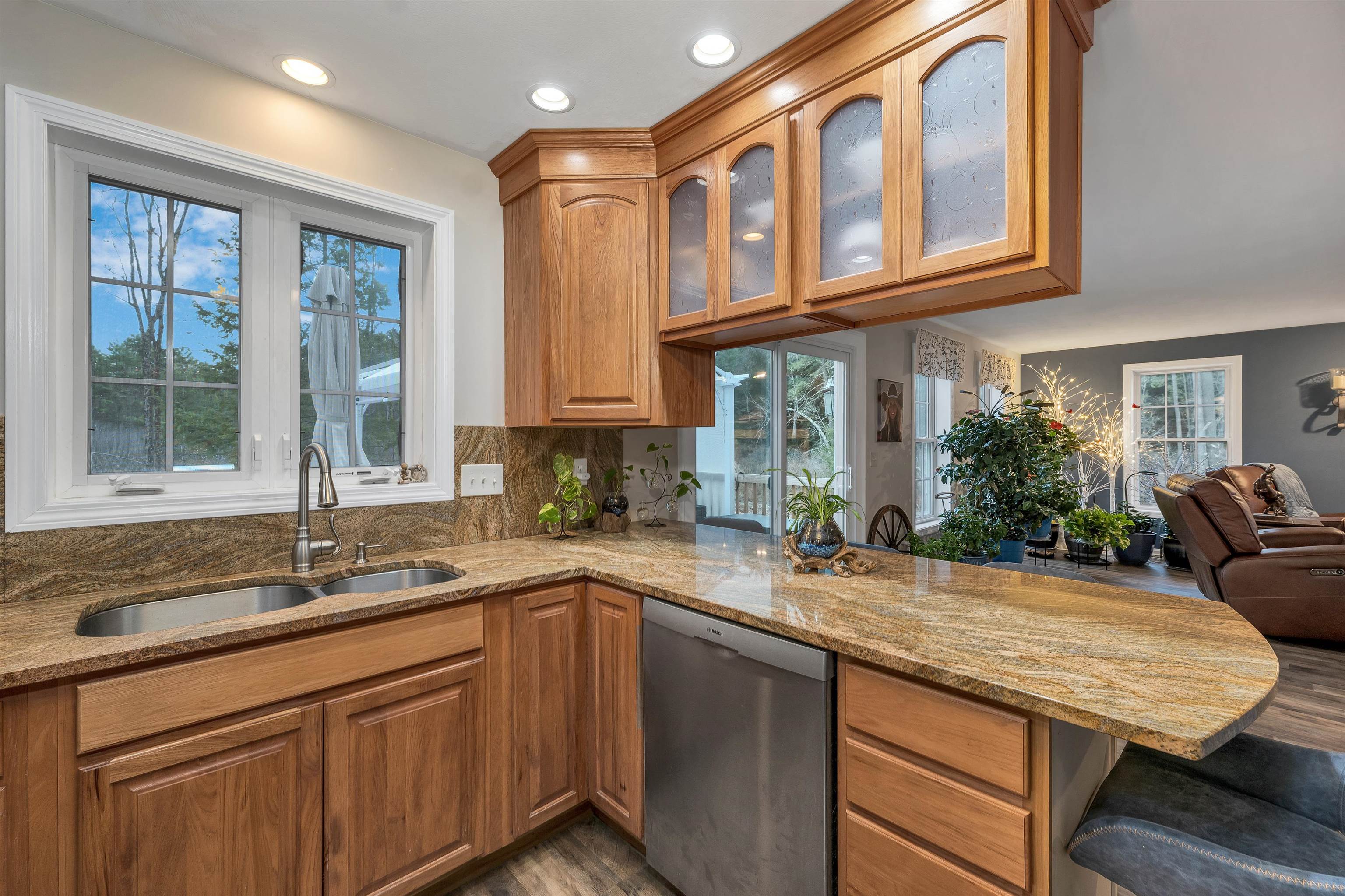 New Boston, New Hampshire 03070, United States, 3 Bedrooms Bedrooms, ,3 BathroomsBathrooms,Residential,Active,240780