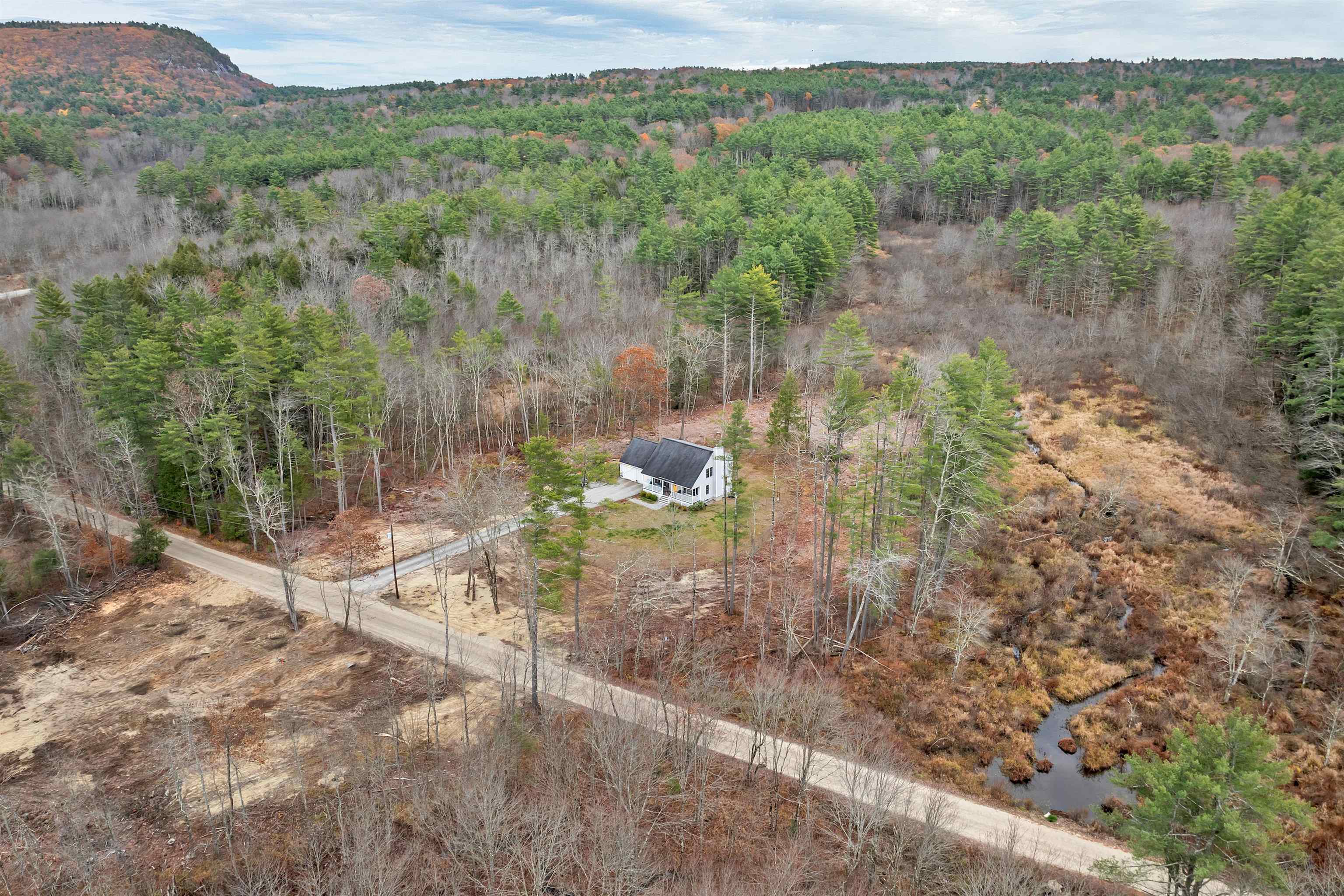 New Boston, New Hampshire 03070, United States, 3 Bedrooms Bedrooms, ,3 BathroomsBathrooms,Residential,Active,240780