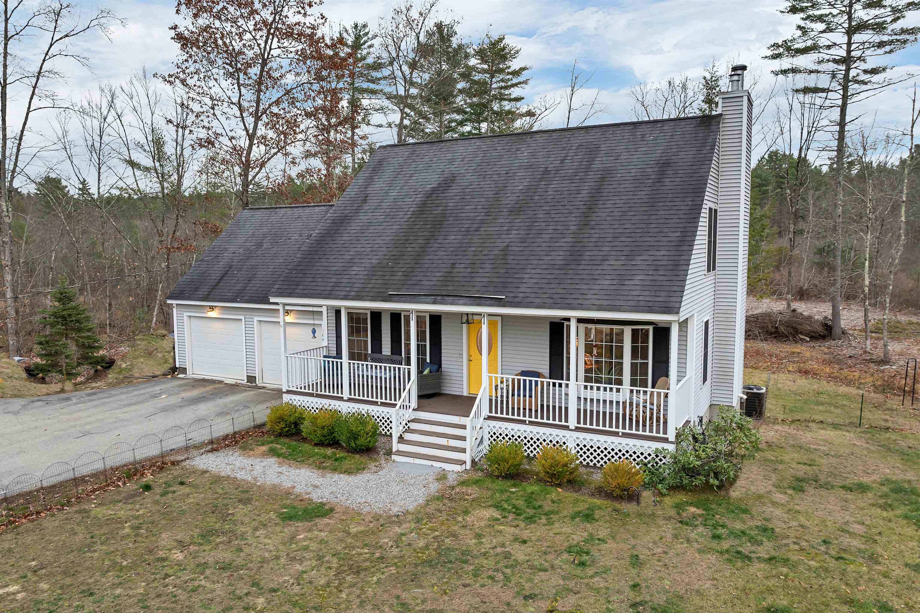 New Boston, New Hampshire 03070, United States, 3 Bedrooms Bedrooms, ,3 BathroomsBathrooms,Residential,Active,240780