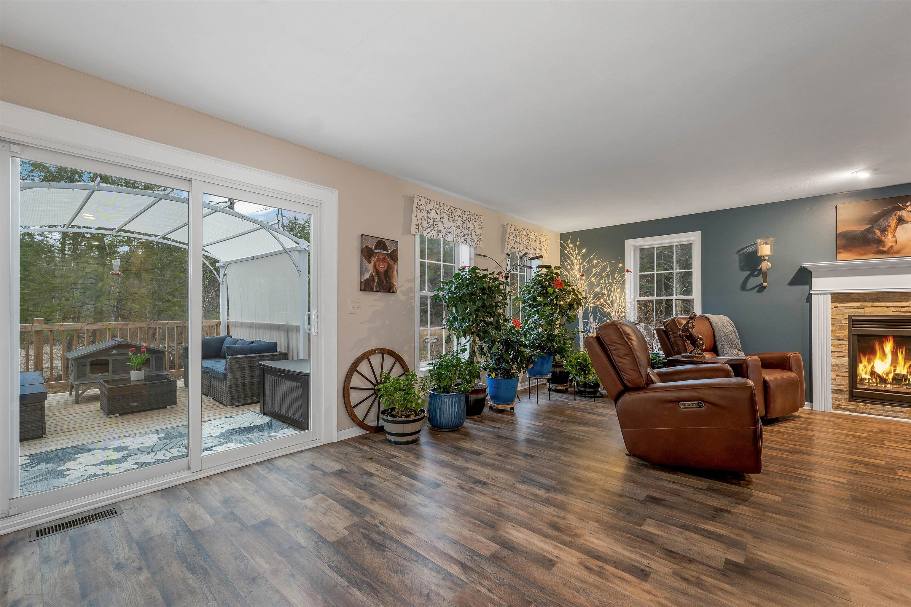 New Boston, New Hampshire 03070, United States, 3 Bedrooms Bedrooms, ,3 BathroomsBathrooms,Residential,Active,240780