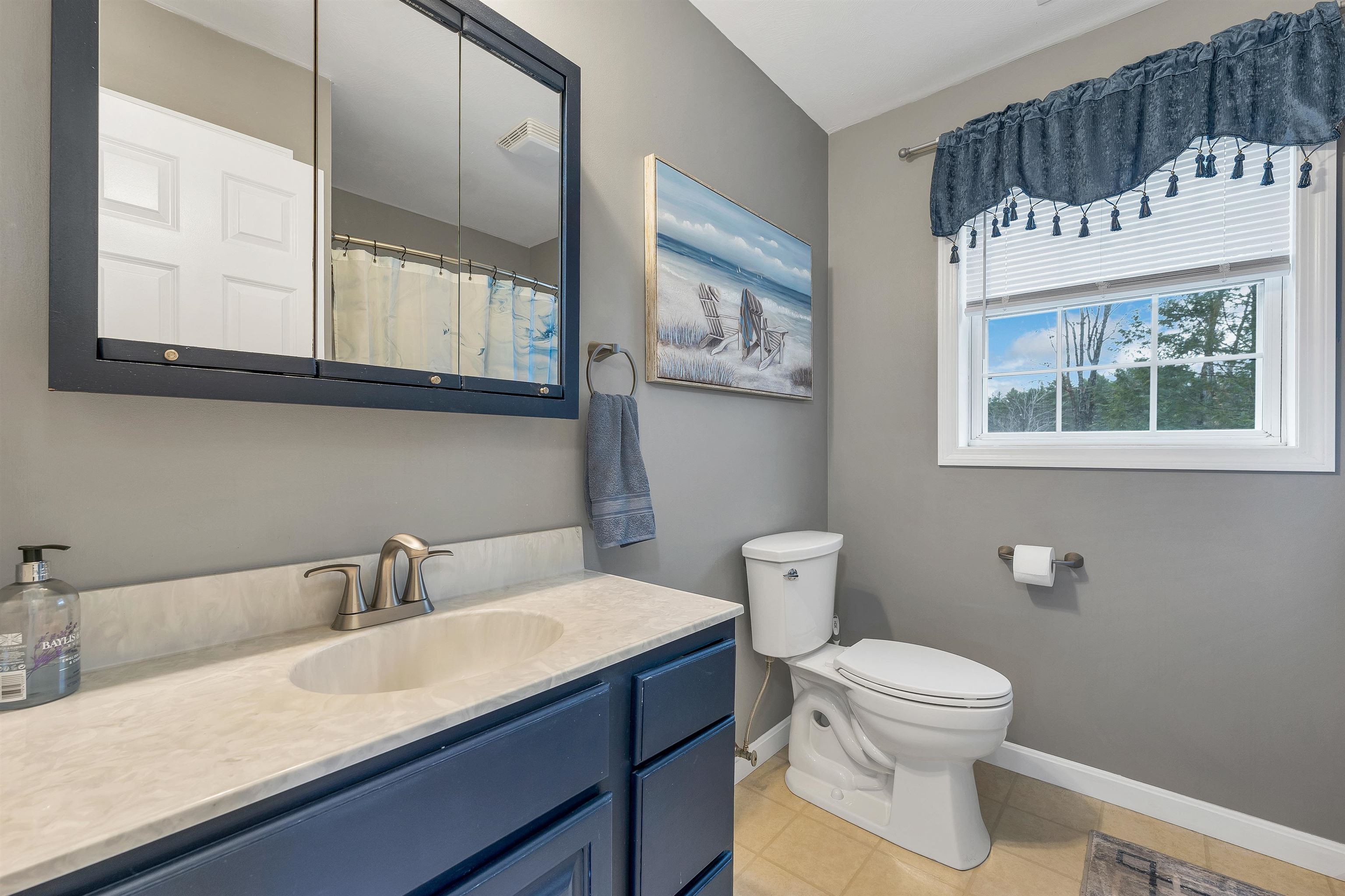 New Boston, New Hampshire 03070, United States, 3 Bedrooms Bedrooms, ,3 BathroomsBathrooms,Residential,Active,240780