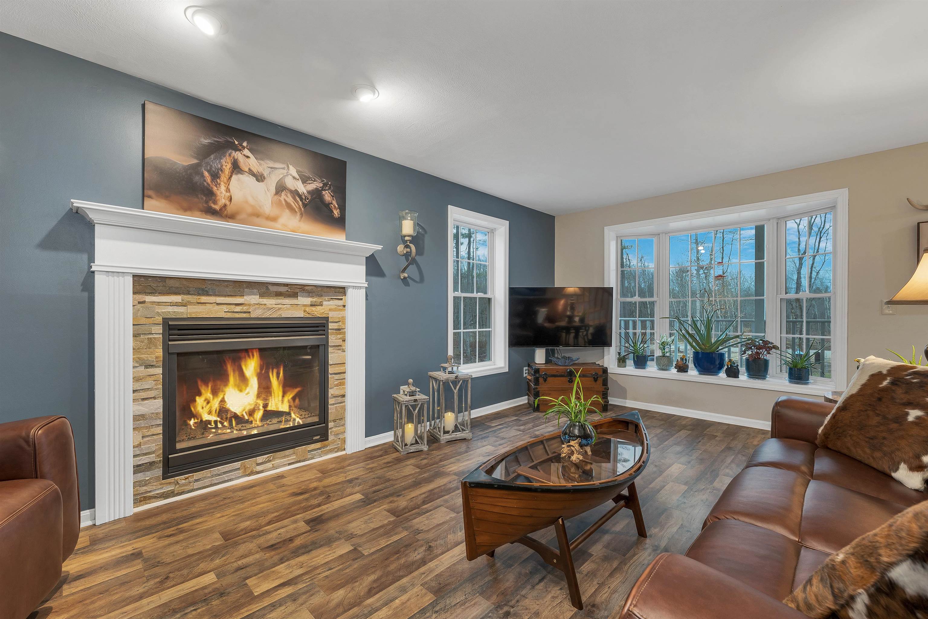 New Boston, New Hampshire 03070, United States, 3 Bedrooms Bedrooms, ,3 BathroomsBathrooms,Residential,Active,240780