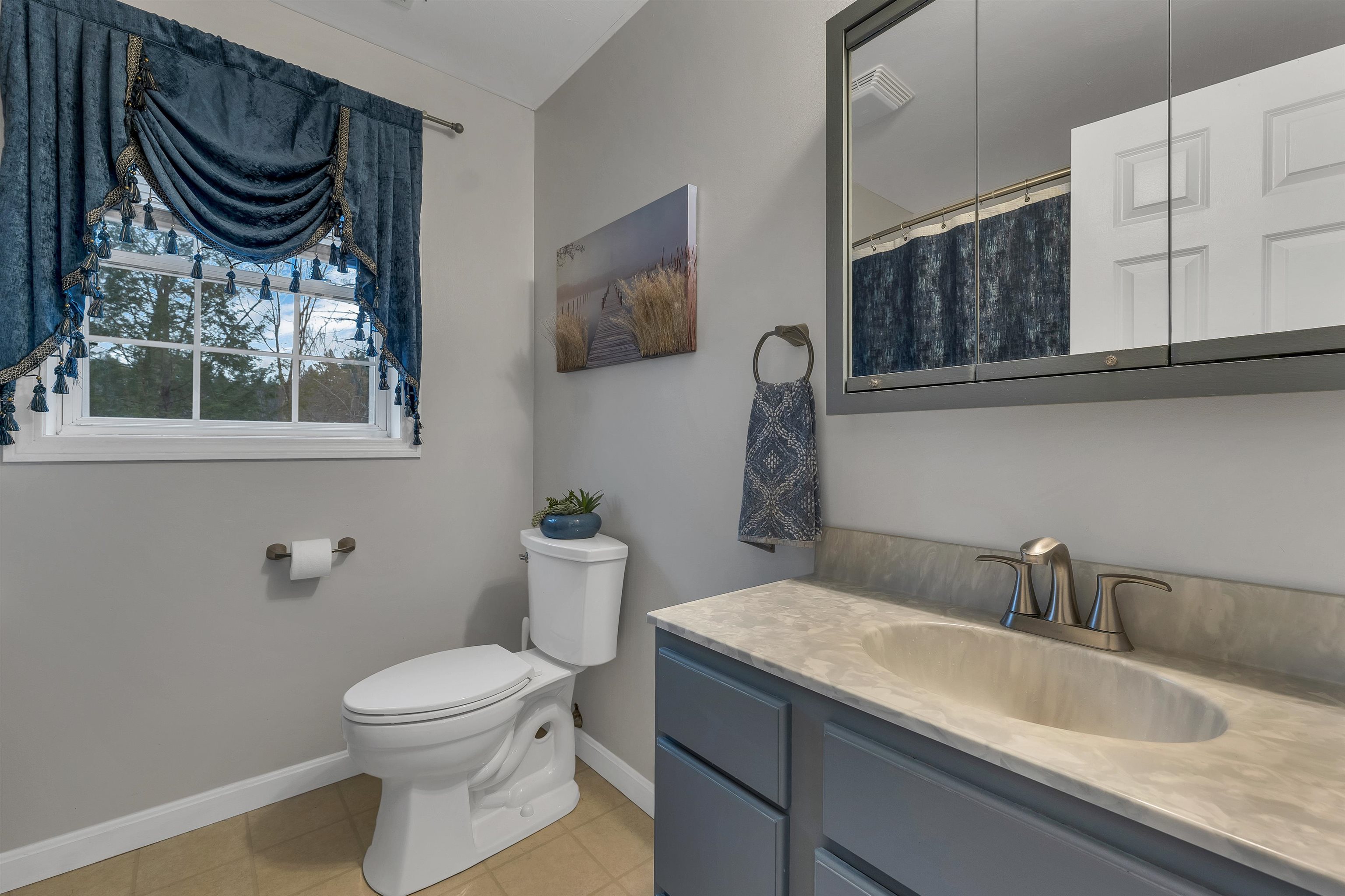 New Boston, New Hampshire 03070, United States, 3 Bedrooms Bedrooms, ,3 BathroomsBathrooms,Residential,Active,240780