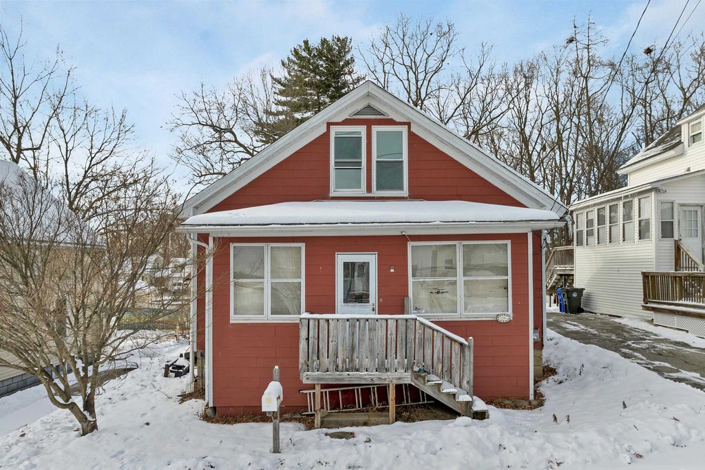 Photo of 226 Lafayette Street, Manchester, NH 03102 (MLS # 5072180)