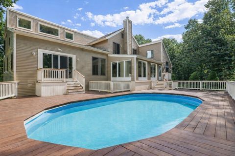 Photo of 2 Remington Court, Derry, NH 03038 (MLS # 5081814)