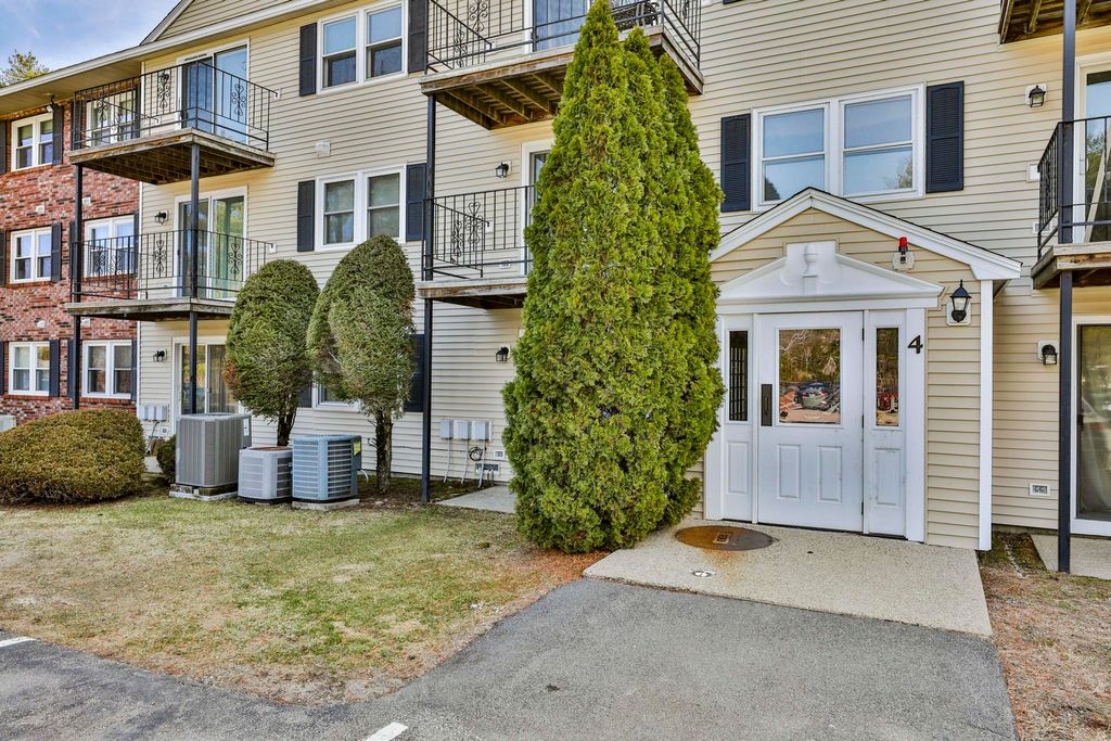 Photo of 4211 Heritage Village Drive, Nashua, NH 03062 (MLS # 5076420)