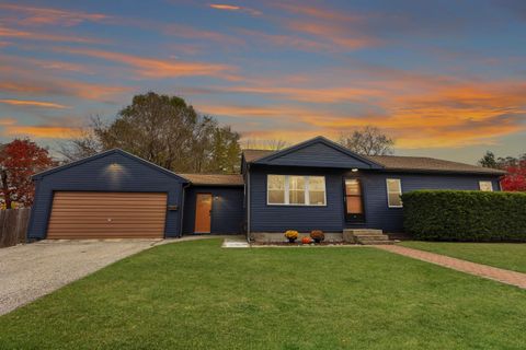 Photo of 122 Patterson Street, Manchester, NH 03102 (MLS # 5069609)