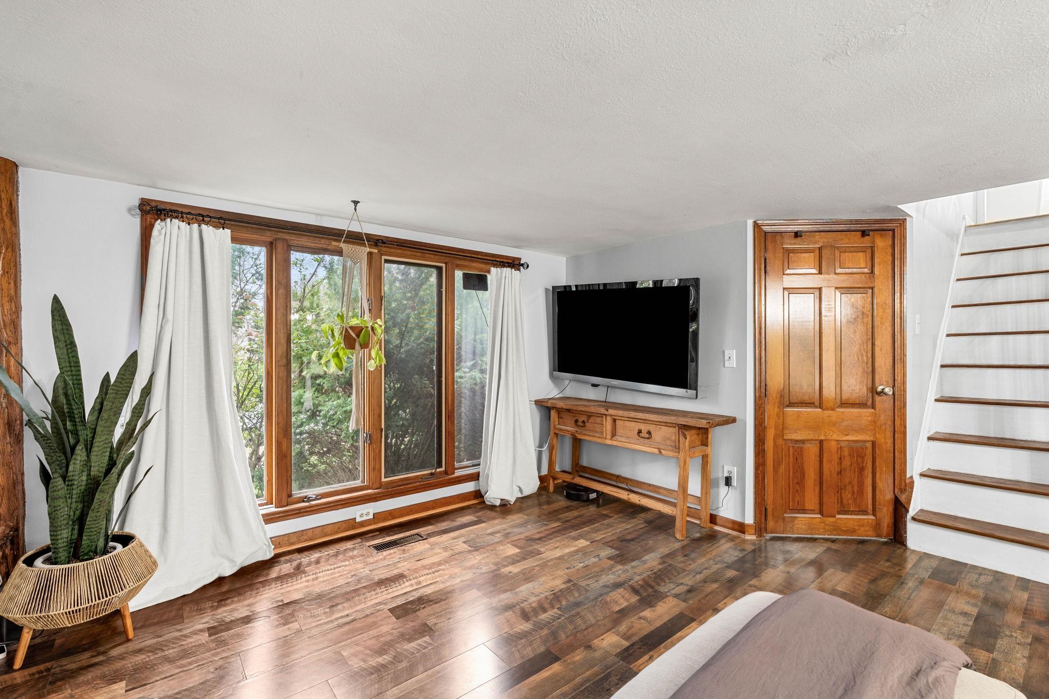 256 E Dunstable Road