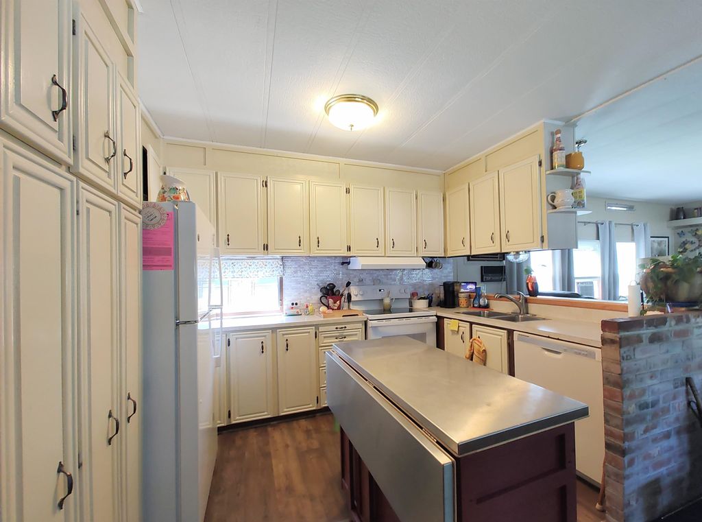 Photo of 6 So Dewberry Lane, Rochester, NH 03867 (MLS # 5088234)