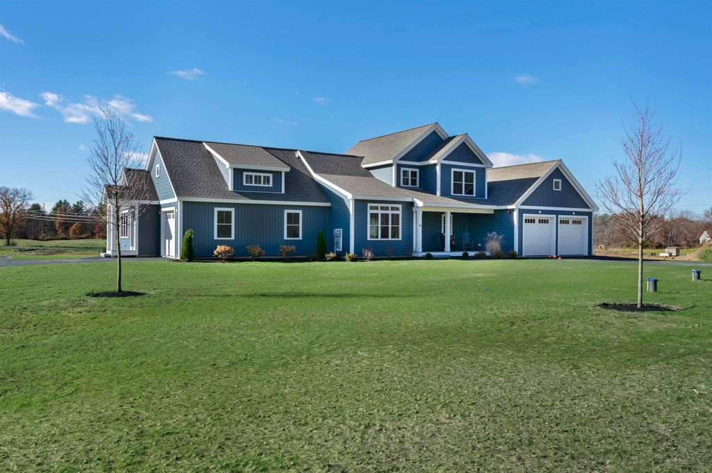 Photo of 8 Acadia Drive, Hudson, NH 03051 (MLS # 5061484)