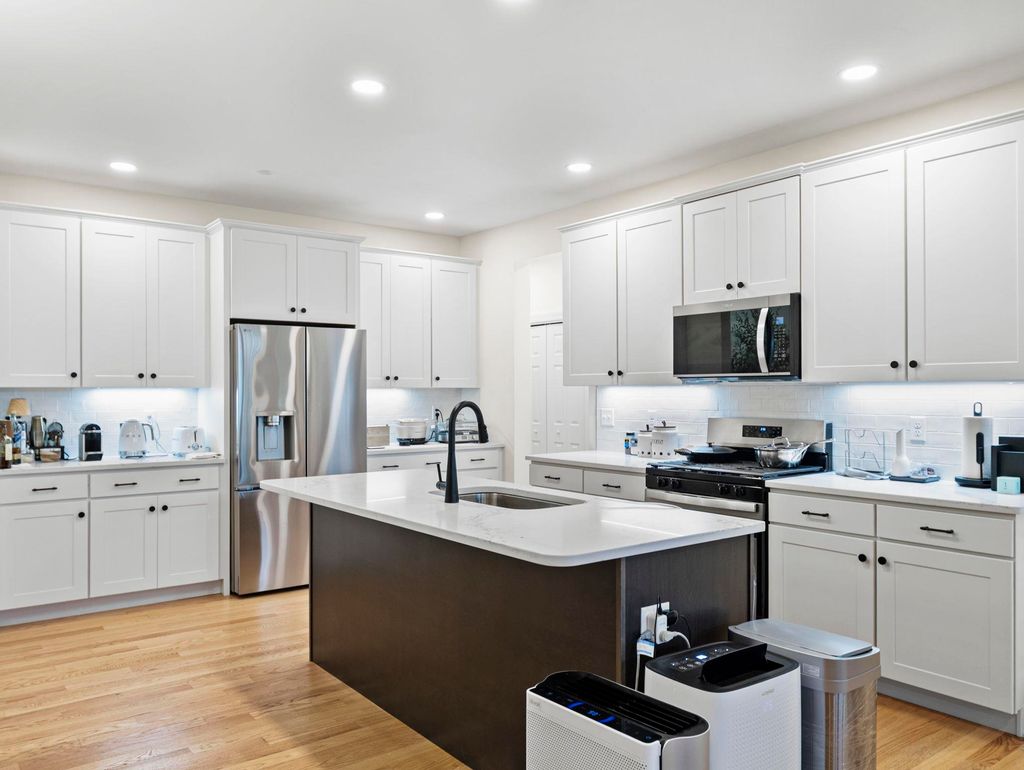 Photo of 44 Sheffield Way #6B, Londonderry, NH 03053 (MLS # 5072325)