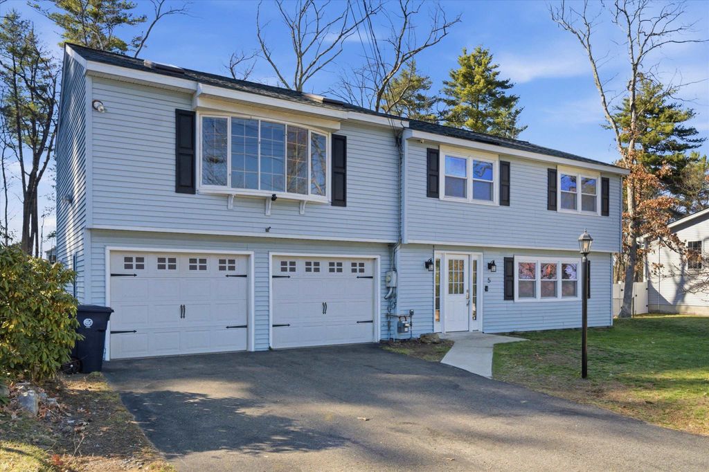 Photo of 5 Stafford Road, Nashua, NH 03062 (MLS # 5082958)