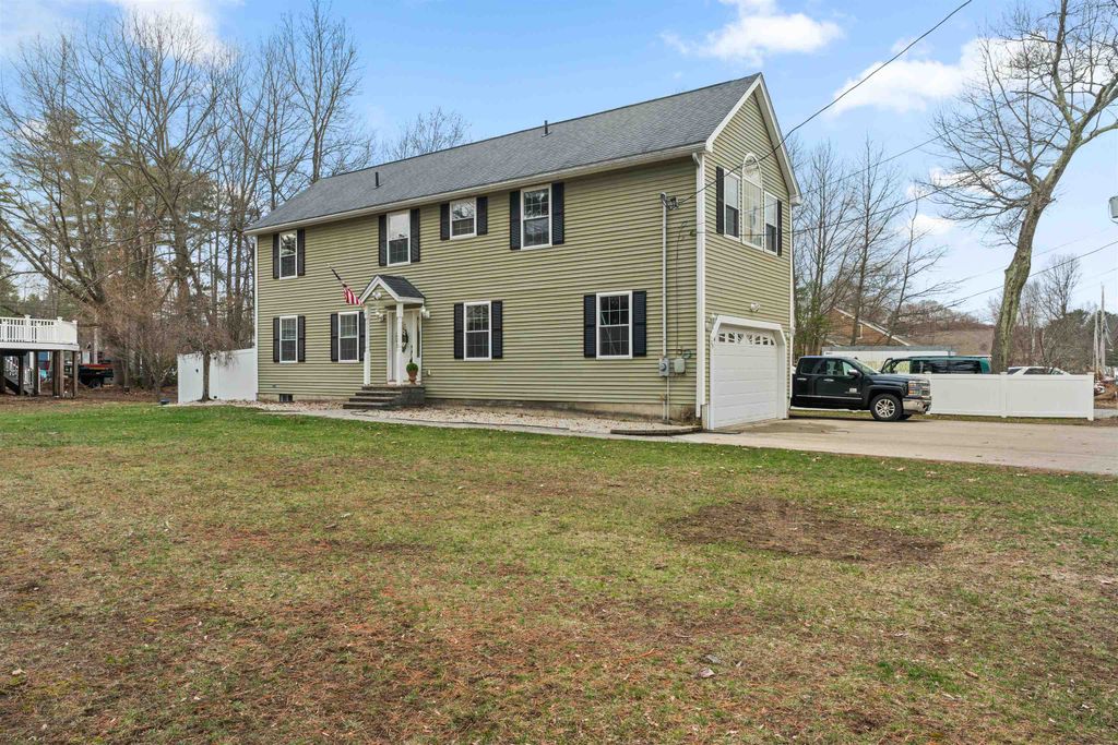 Photo of 28 SHORE Drive, Salem, NH 03079 (MLS # 5083113)
