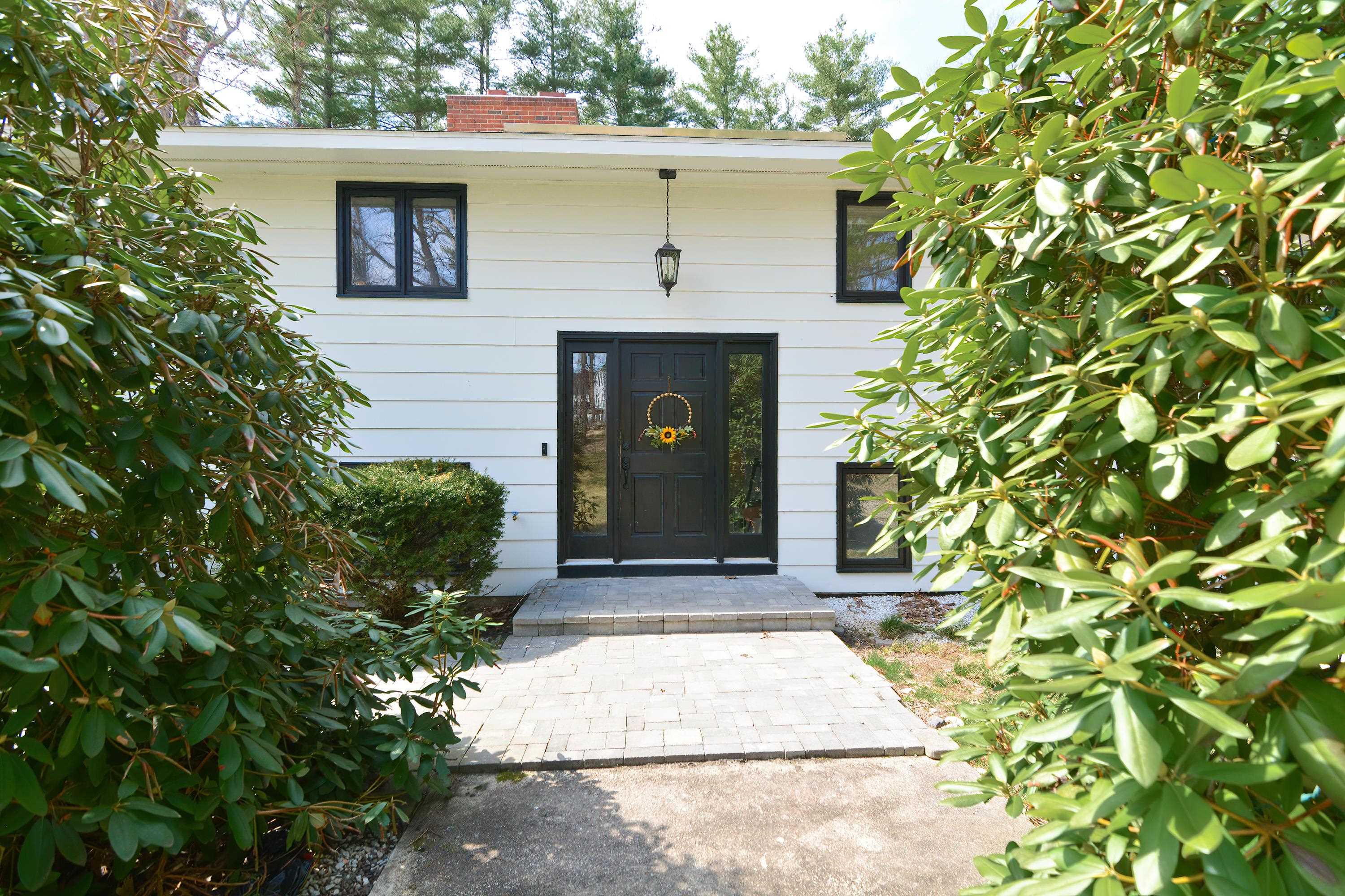 44 Howe Lane