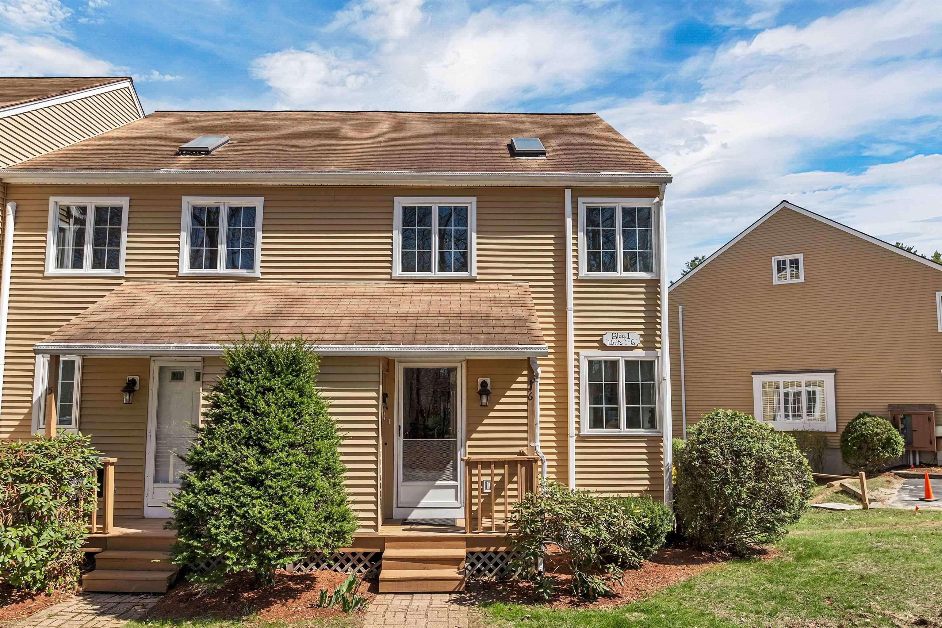 Ossipee, New Hampshire 03814, United States, 2 Bedrooms Bedrooms, ,4 BathroomsBathrooms,Residential,Active,83841