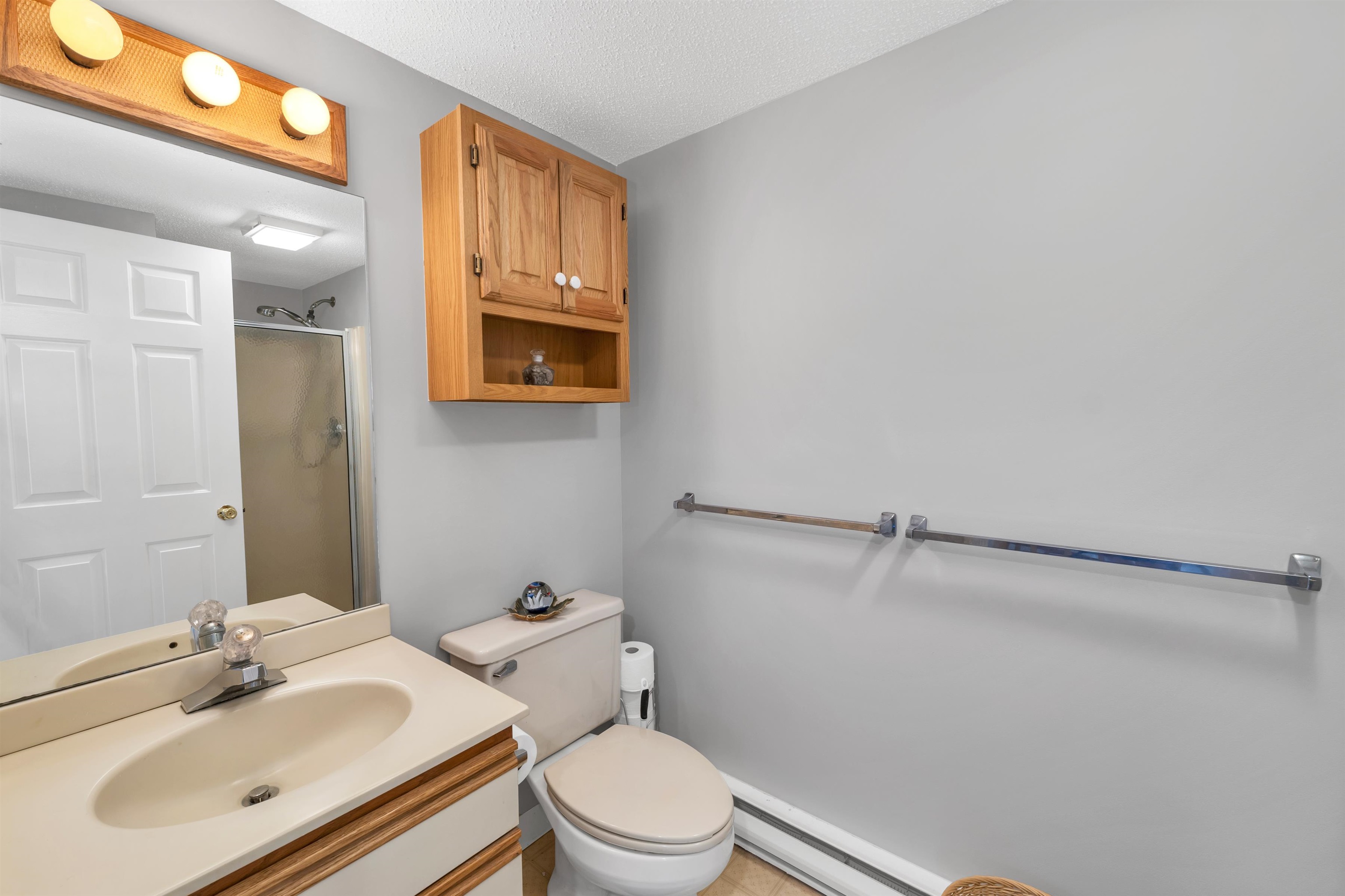 Ossipee, New Hampshire 03814, United States, 2 Bedrooms Bedrooms, ,4 BathroomsBathrooms,Residential,Active,83841