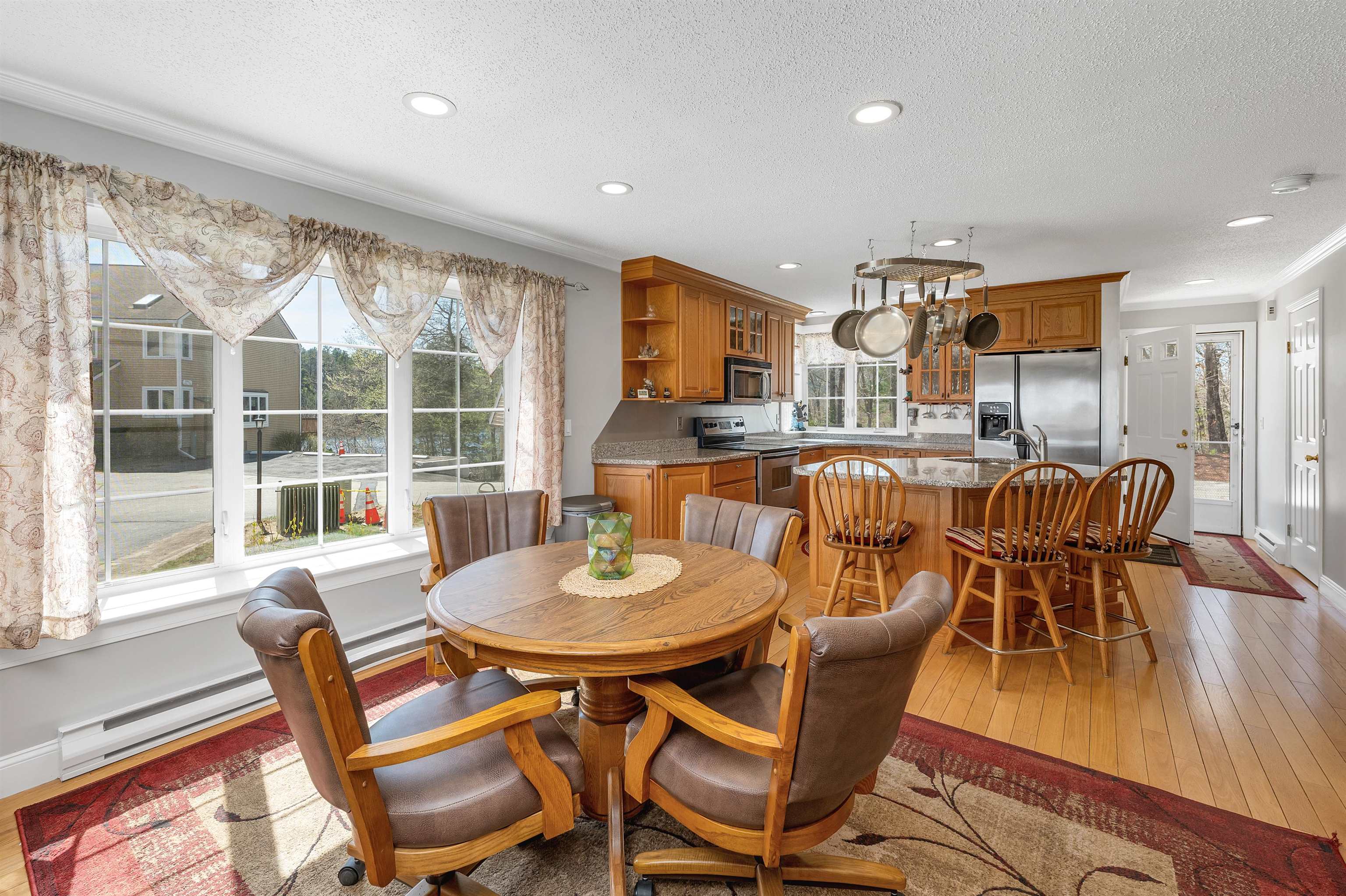 Ossipee, New Hampshire 03814, United States, 2 Bedrooms Bedrooms, ,4 BathroomsBathrooms,Residential,Active,83841