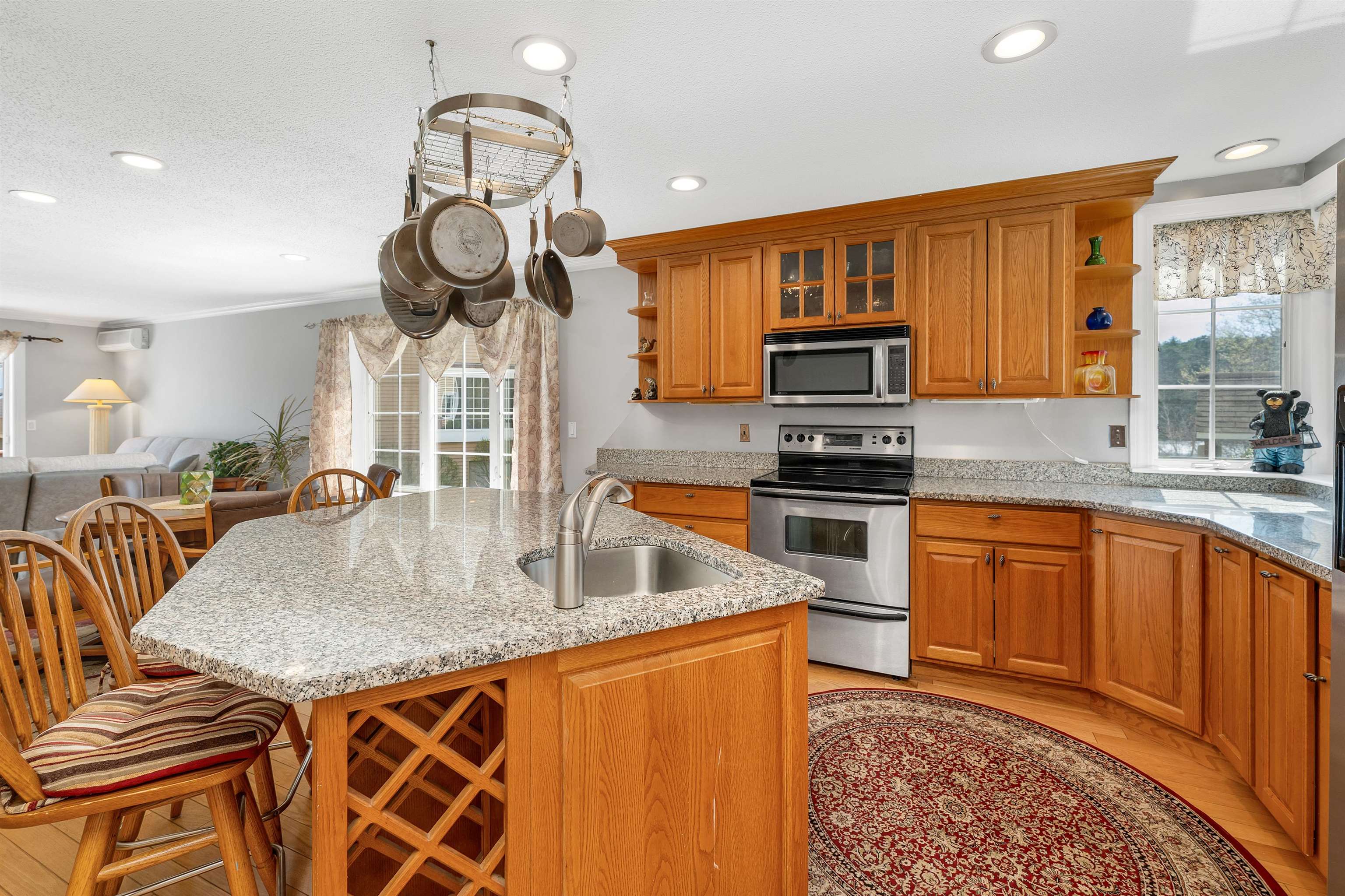 Ossipee, New Hampshire 03814, United States, 2 Bedrooms Bedrooms, ,4 BathroomsBathrooms,Residential,Active,83841