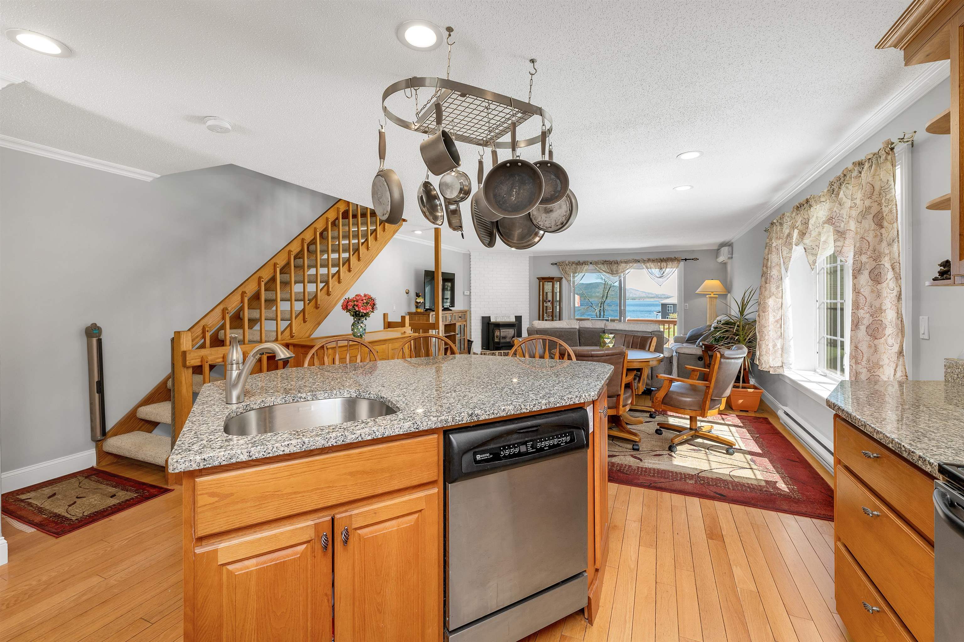 Ossipee, New Hampshire 03814, United States, 2 Bedrooms Bedrooms, ,4 BathroomsBathrooms,Residential,Active,83841