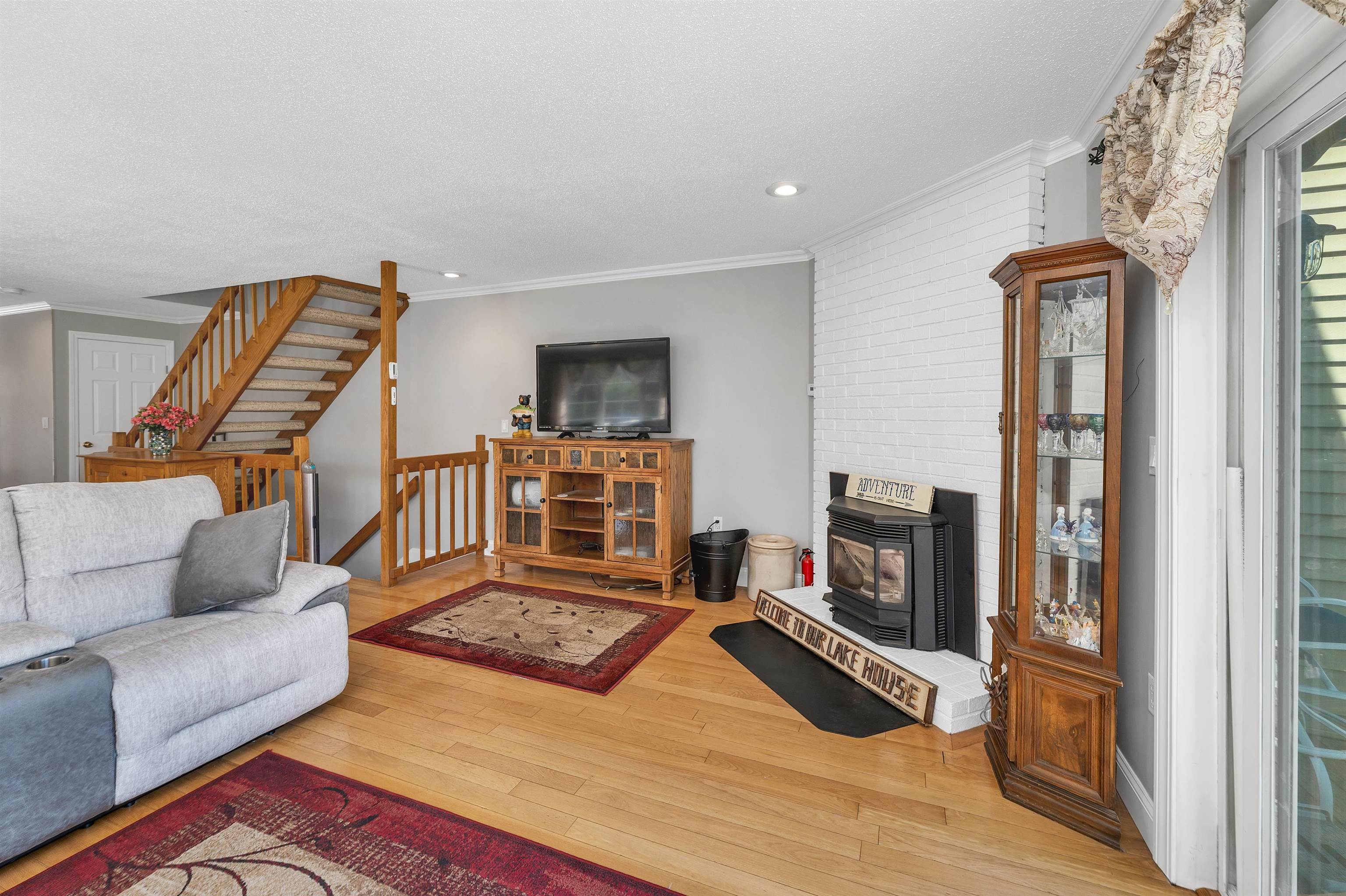 Ossipee, New Hampshire 03814, United States, 2 Bedrooms Bedrooms, ,4 BathroomsBathrooms,Residential,Active,83841