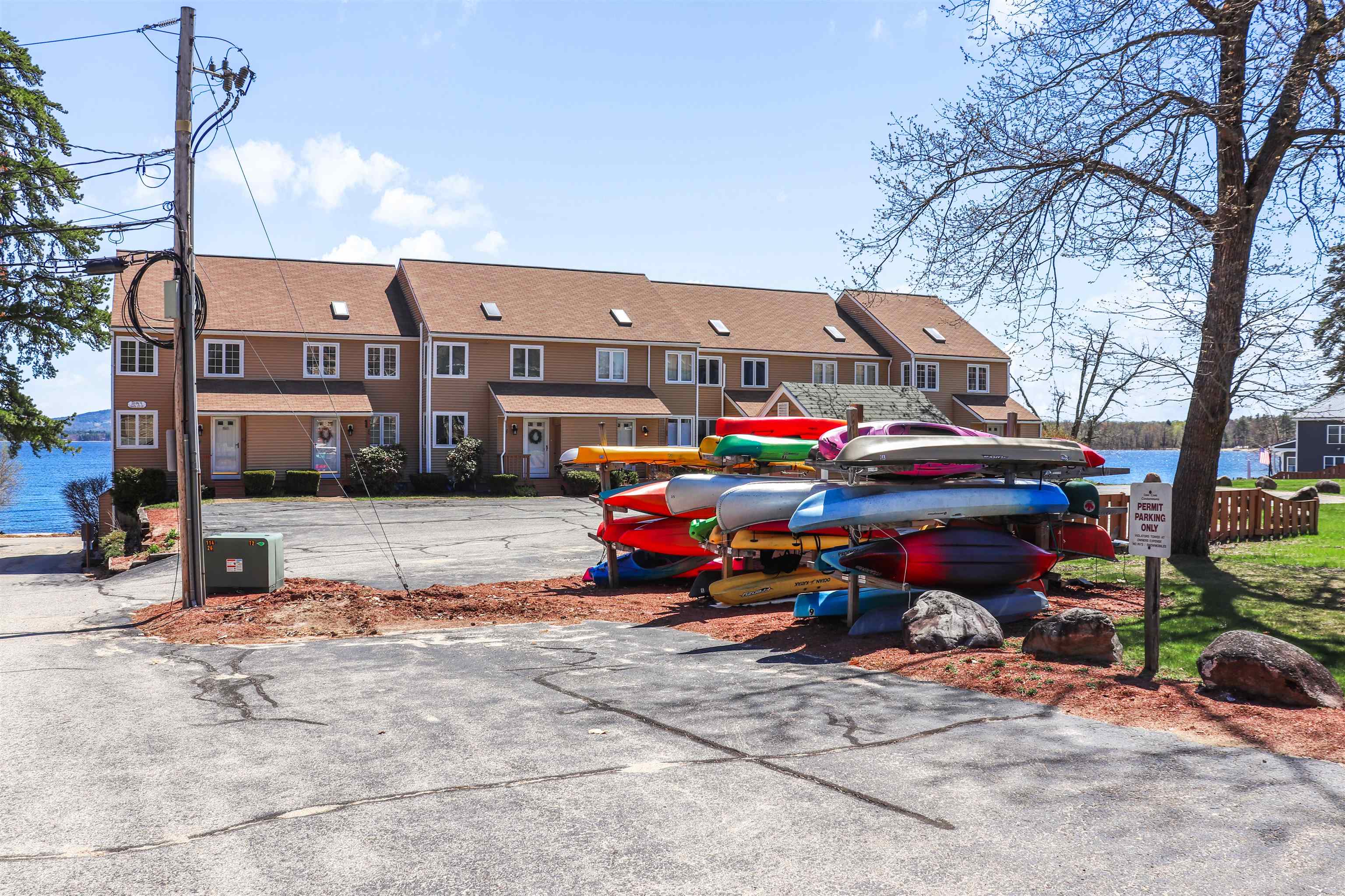 Ossipee, New Hampshire 03814, United States, 2 Bedrooms Bedrooms, ,4 BathroomsBathrooms,Residential,Active,83841