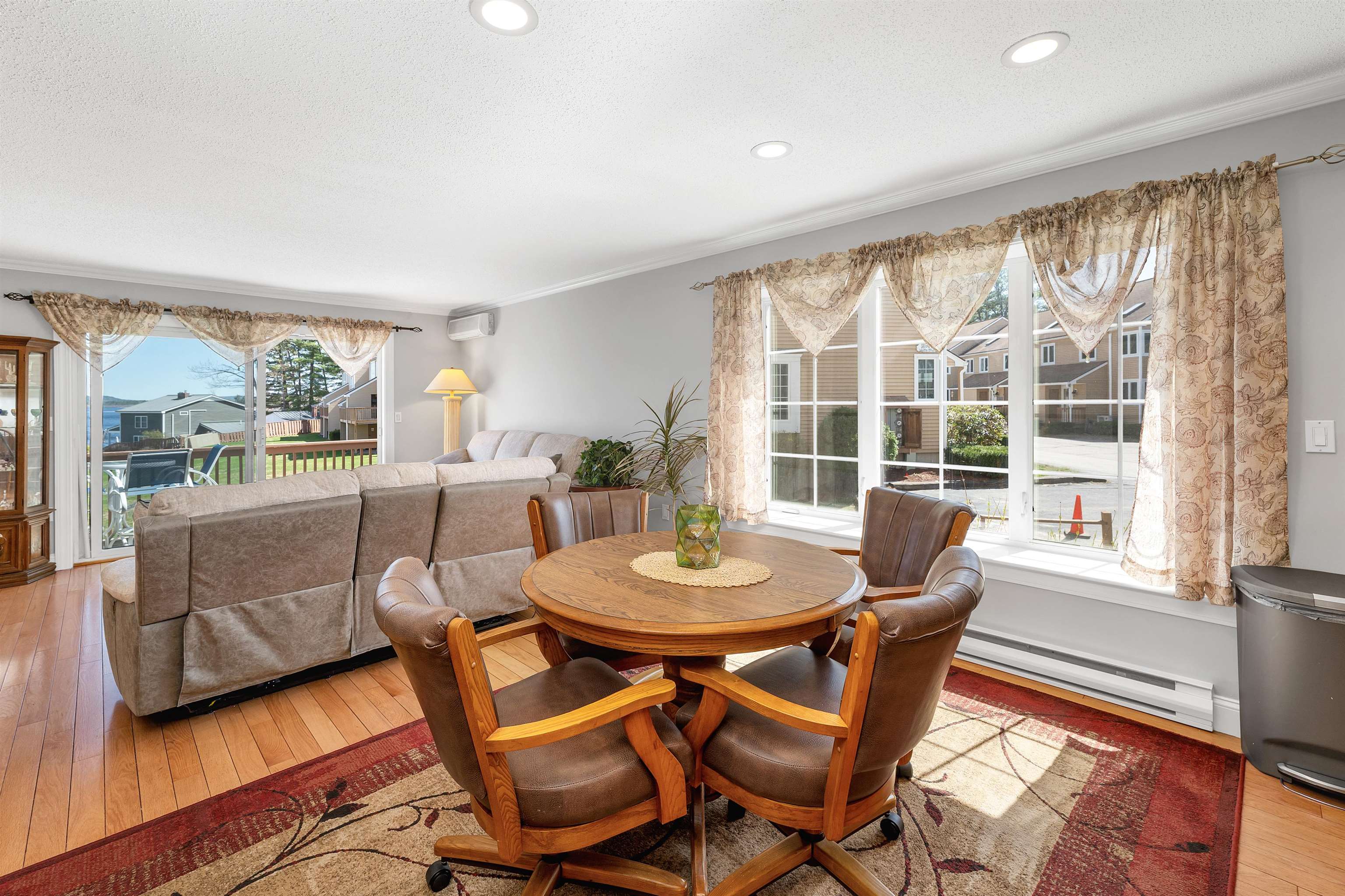 Ossipee, New Hampshire 03814, United States, 2 Bedrooms Bedrooms, ,4 BathroomsBathrooms,Residential,Active,83841