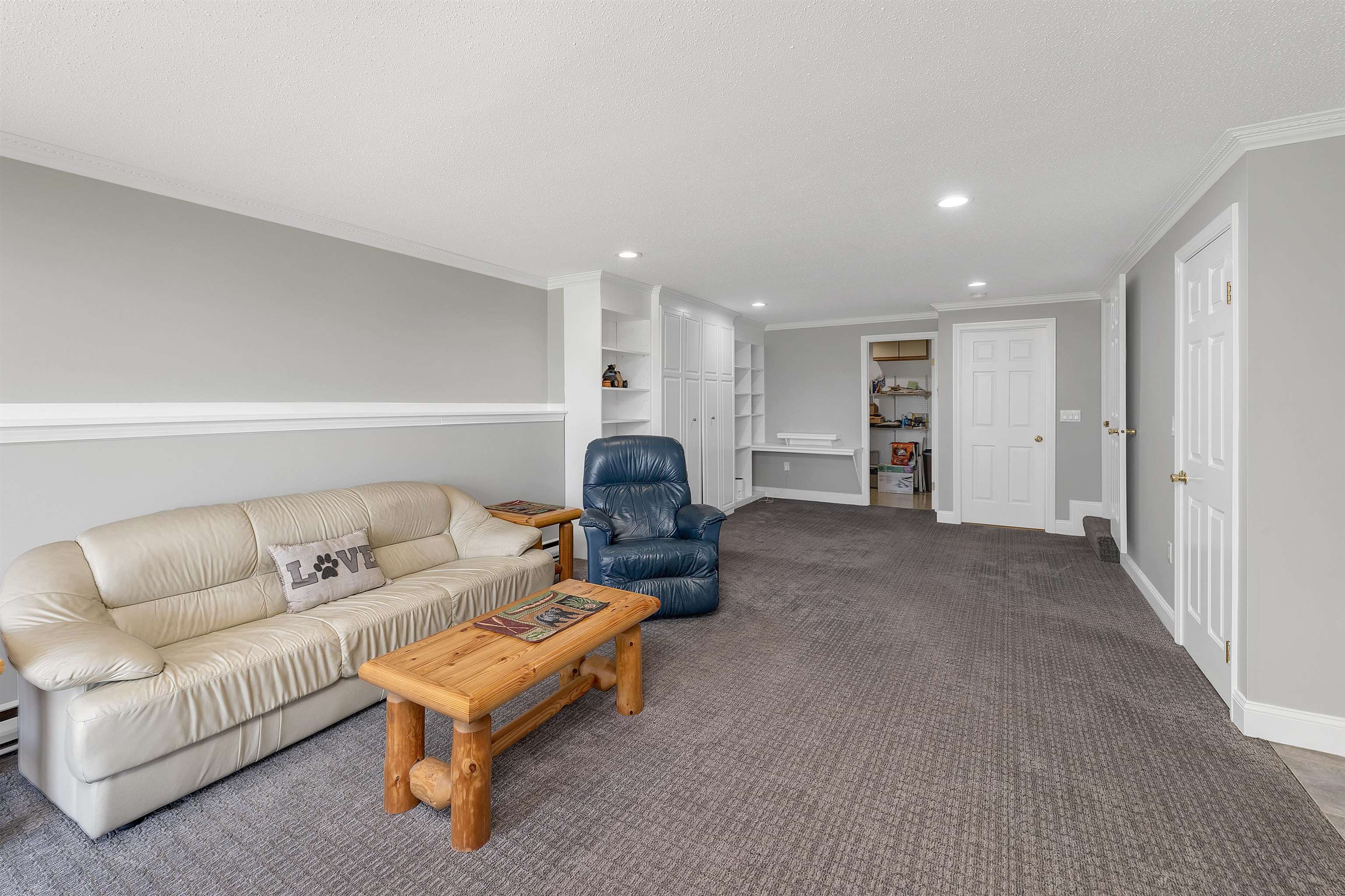 Ossipee, New Hampshire 03814, United States, 2 Bedrooms Bedrooms, ,4 BathroomsBathrooms,Residential,Active,83841