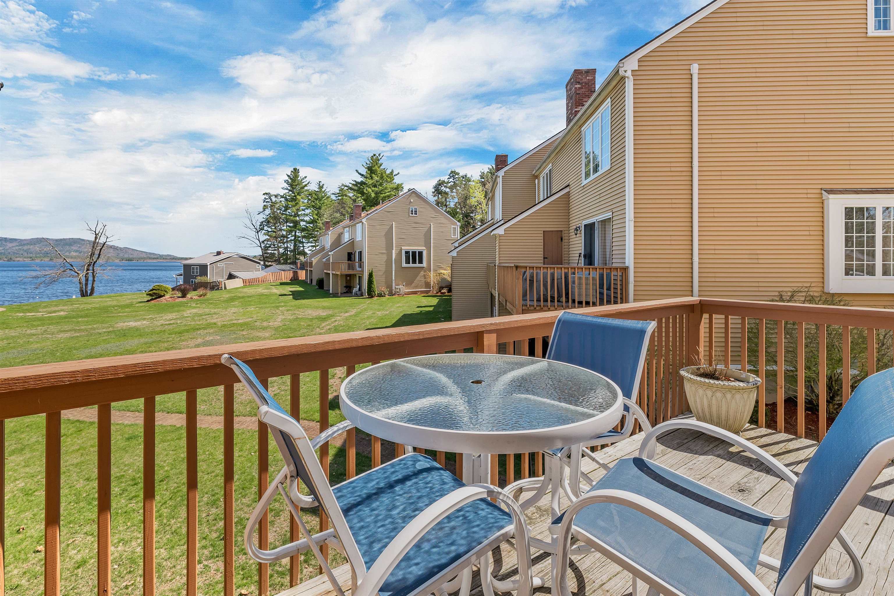 Ossipee, New Hampshire 03814, United States, 2 Bedrooms Bedrooms, ,4 BathroomsBathrooms,Residential,Active,83841