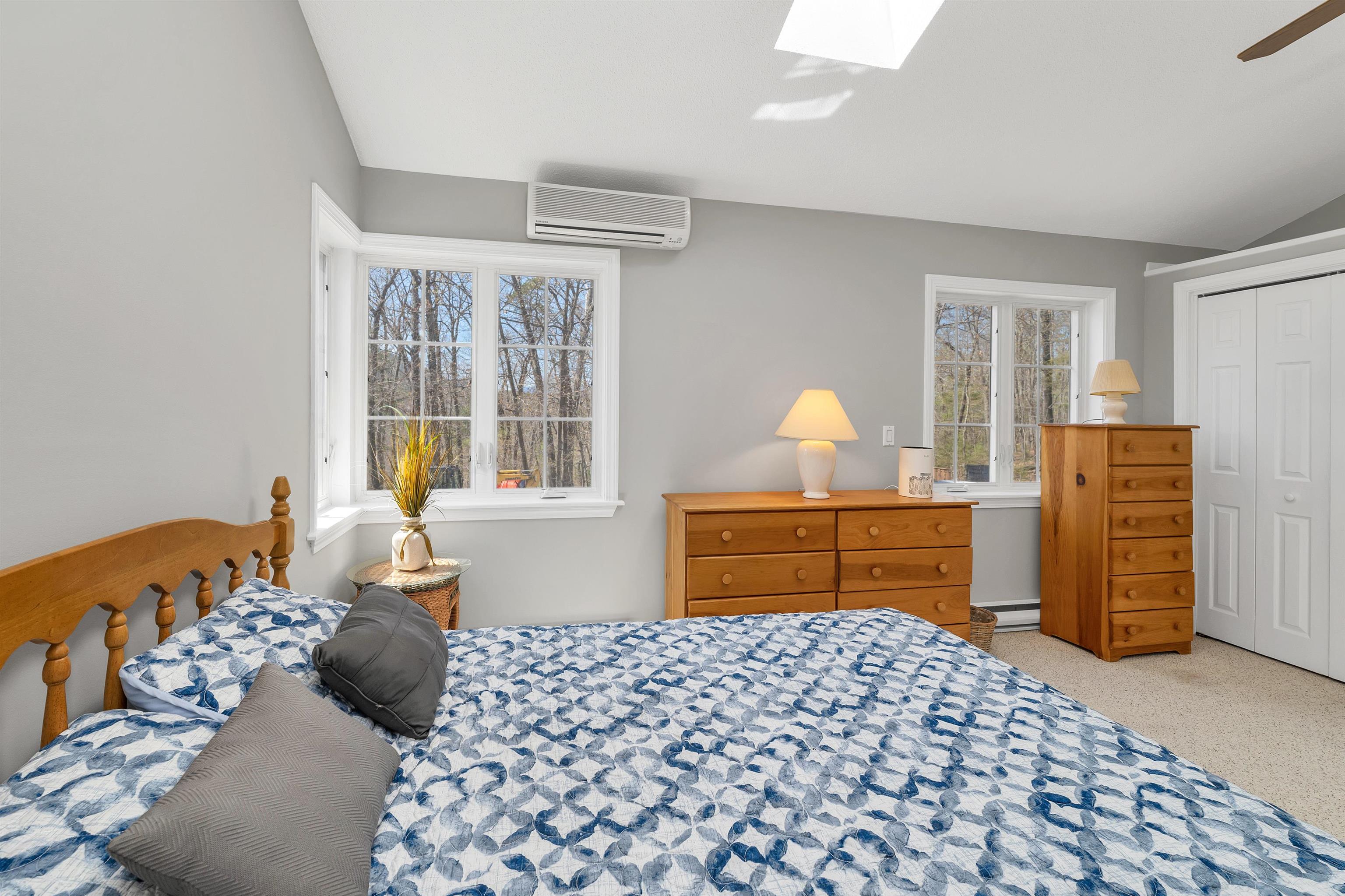 Ossipee, New Hampshire 03814, United States, 2 Bedrooms Bedrooms, ,4 BathroomsBathrooms,Residential,Active,83841