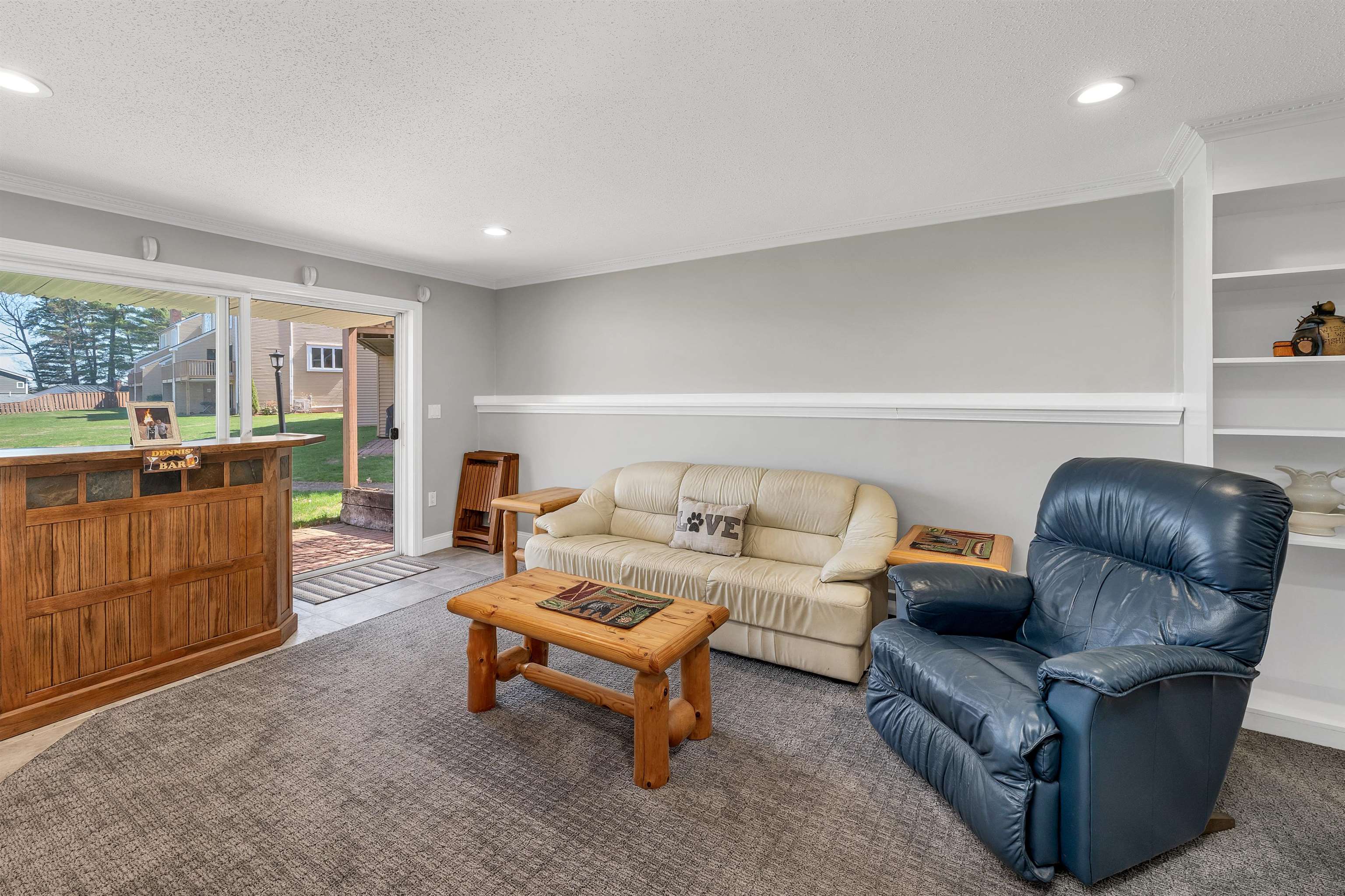 Ossipee, New Hampshire 03814, United States, 2 Bedrooms Bedrooms, ,4 BathroomsBathrooms,Residential,Active,83841