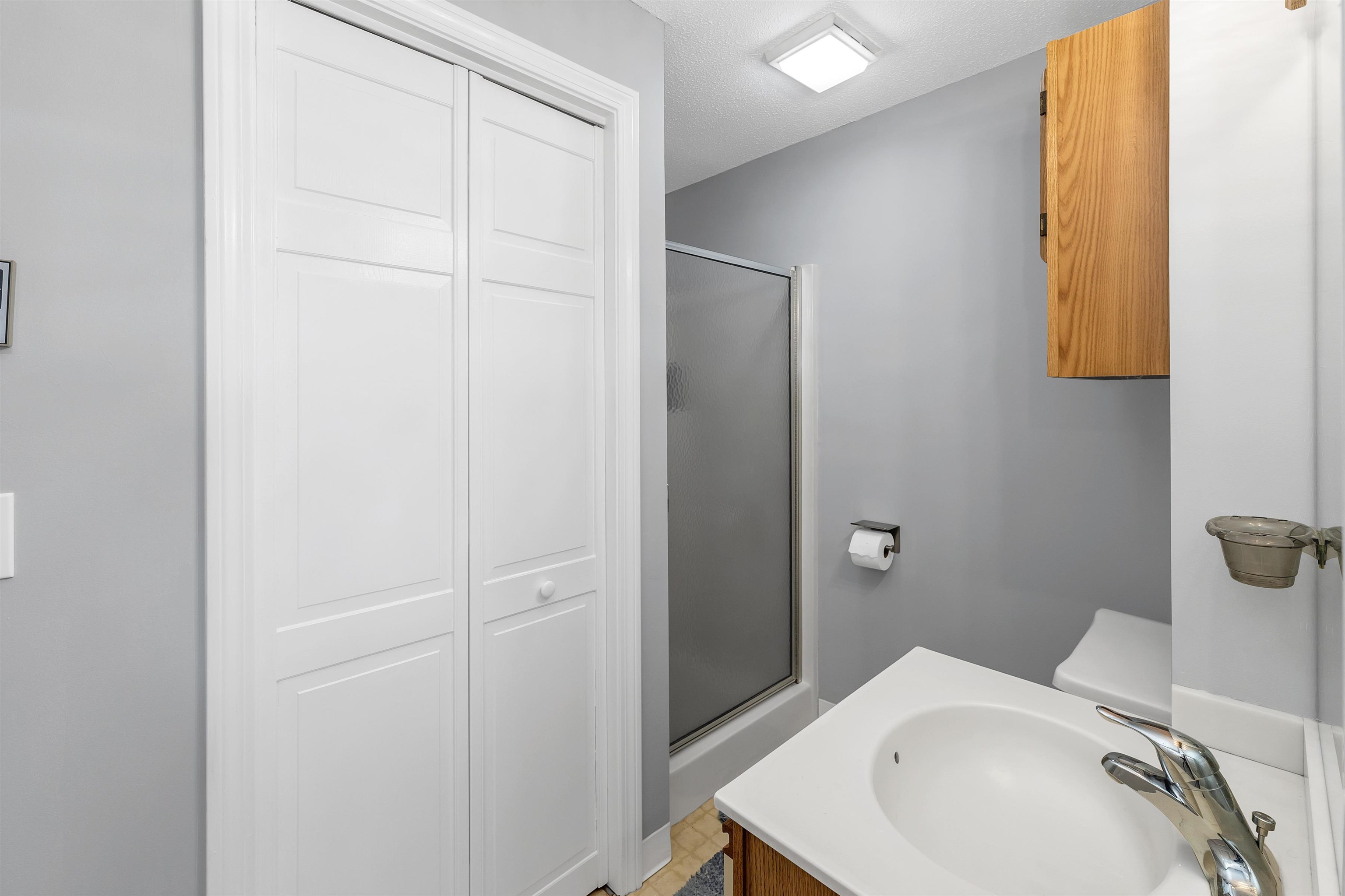 Ossipee, New Hampshire 03814, United States, 2 Bedrooms Bedrooms, ,4 BathroomsBathrooms,Residential,Active,83841