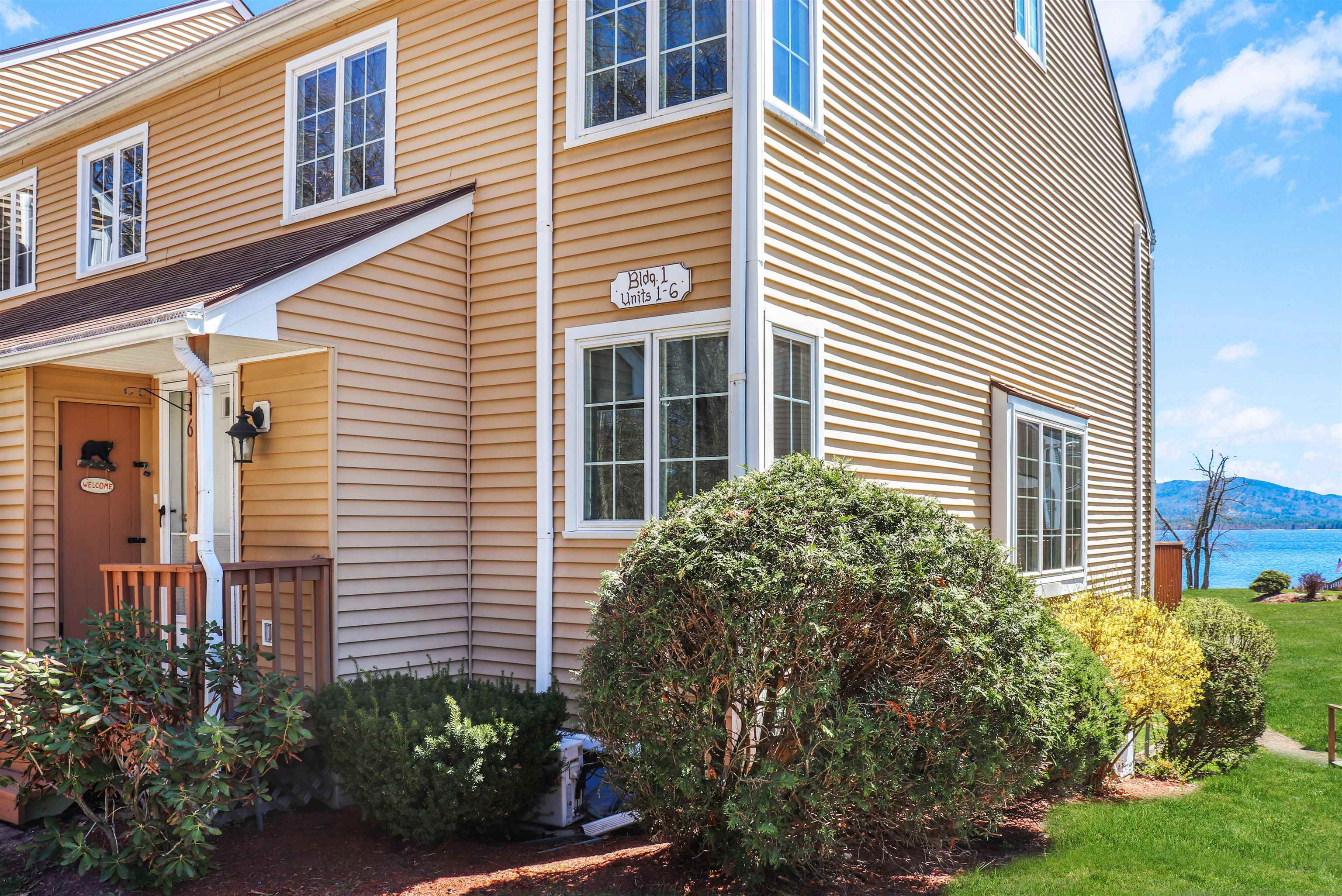 Ossipee, New Hampshire 03814, United States, 2 Bedrooms Bedrooms, ,4 BathroomsBathrooms,Residential,Active,83841