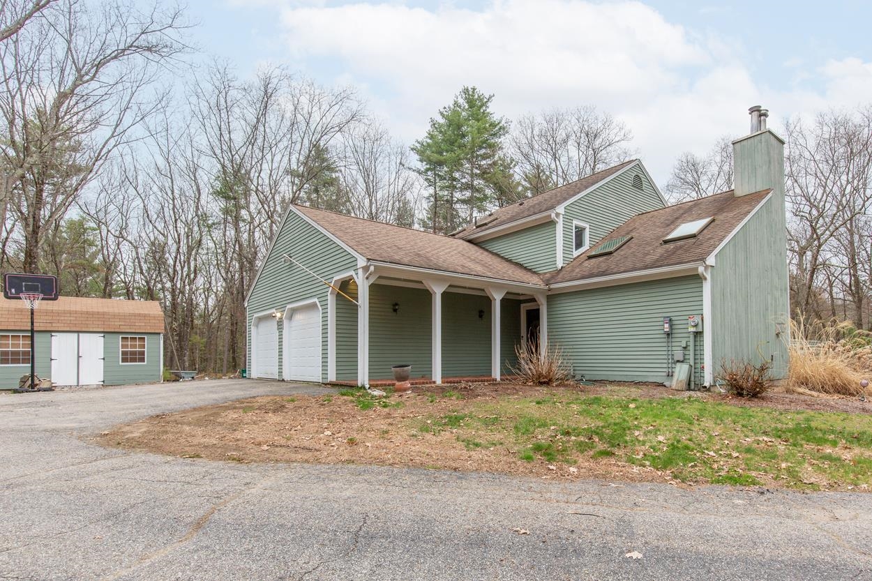 37 Standish Way