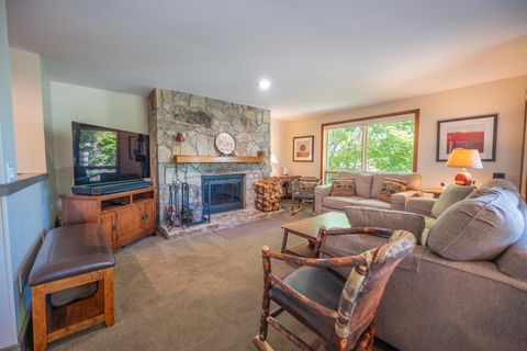 4E Trailside Village Way H21 Dover VT 05356