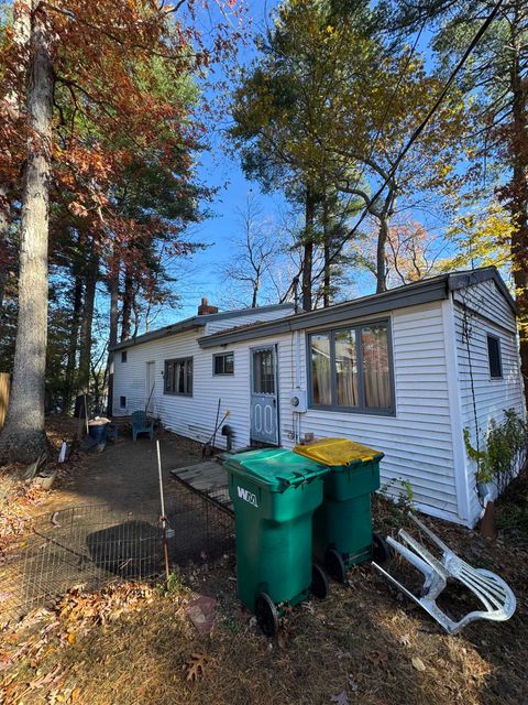 10 Pennimans Grove Road Kingston NH 03848