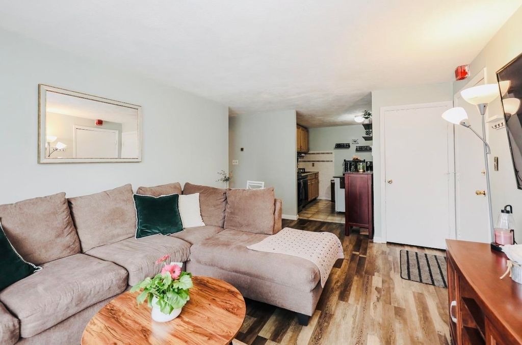 Photo of 35 Andrew Street #30, Manchester, NH 03104 (MLS # 5083590)